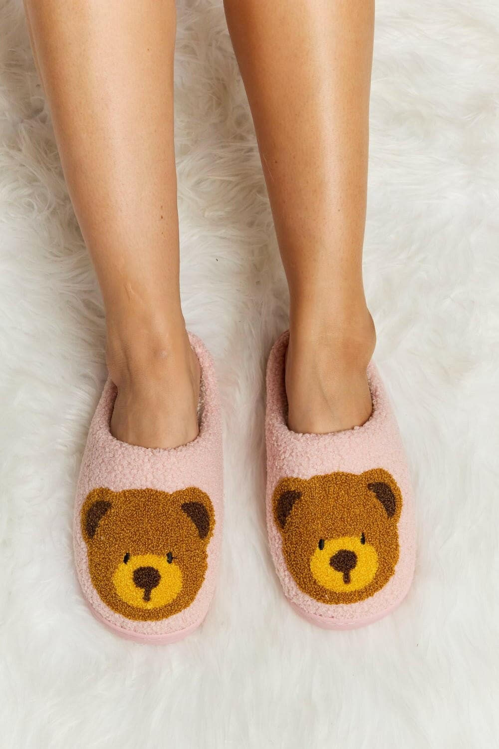 Teddy Bear Print Plush Cozy Slide SlippersExperience Ultimate Comfort in Style
 Indulge in the luxurious feel of our Teddy Bear Print Plush Cozy Slide Slippers. Designed to wrap your feet in pure elegance, tLove Salve Teddy Bear Print Plush Cozy Slide SlippersShoes