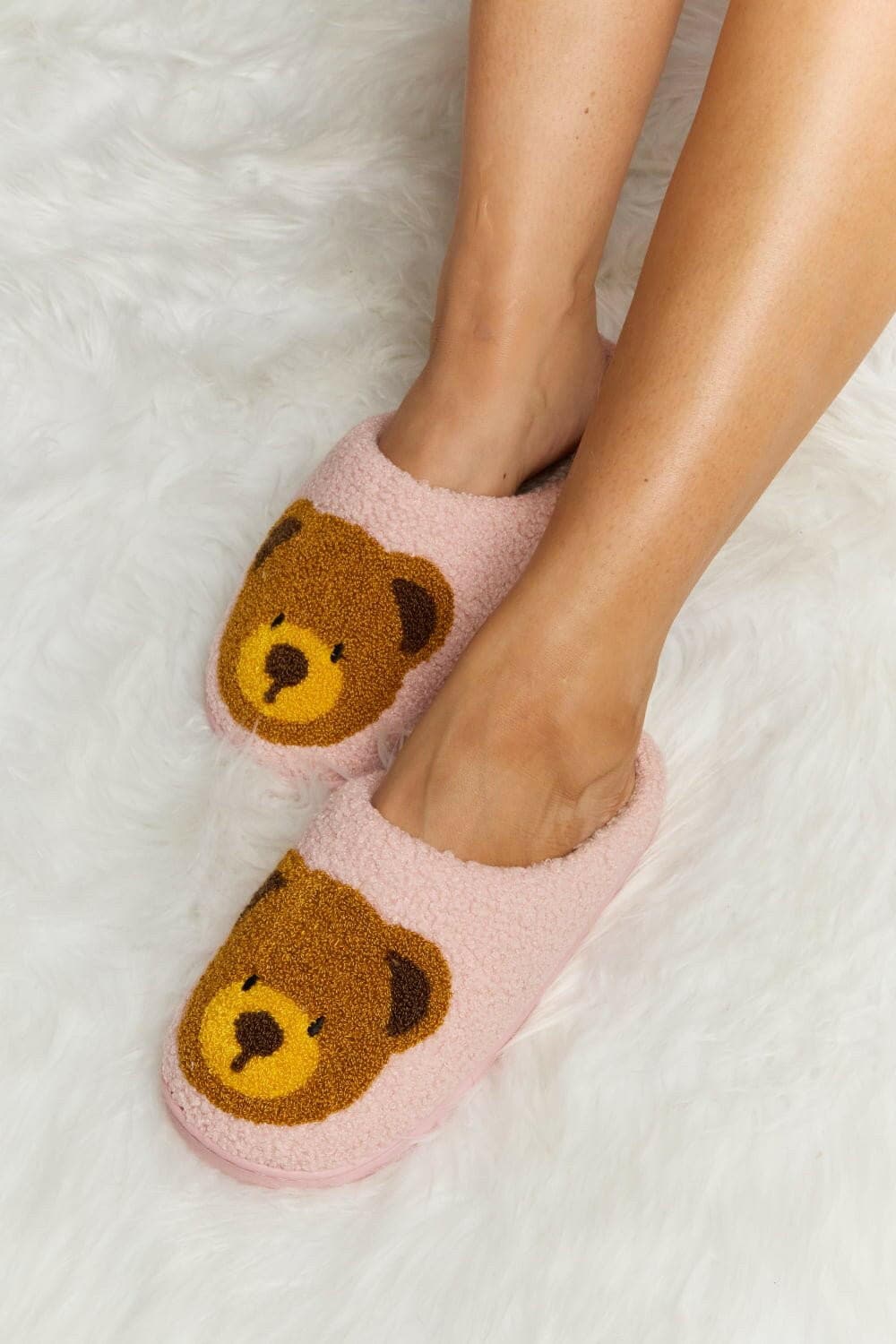 Teddy Bear Print Plush Cozy Slide SlippersExperience Ultimate Comfort in Style
 Indulge in the luxurious feel of our Teddy Bear Print Plush Cozy Slide Slippers. Designed to wrap your feet in pure elegance, tLove Salve Teddy Bear Print Plush Cozy Slide SlippersShoes