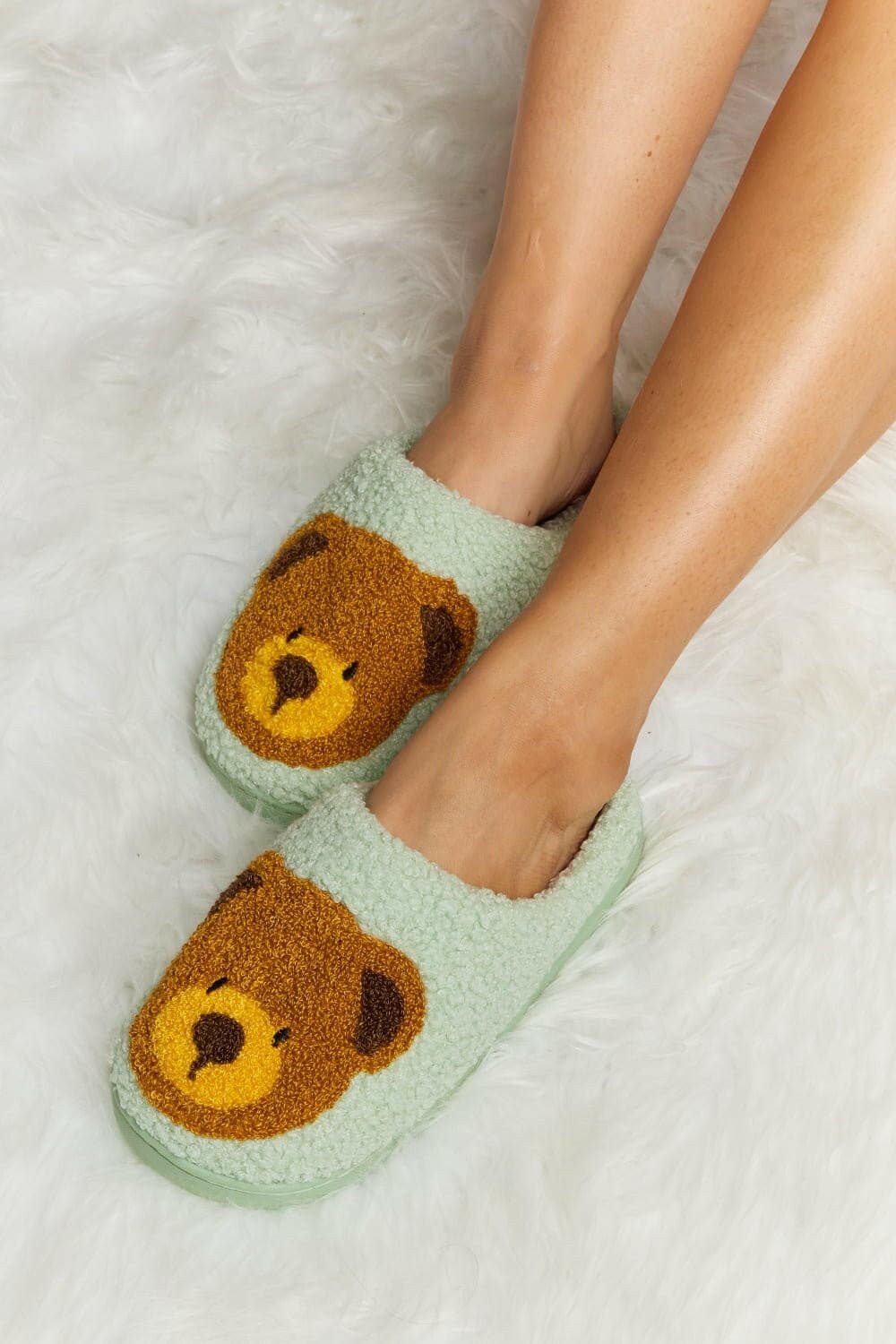 Teddy Bear Print Plush Cozy Slide SlippersExperience Ultimate Comfort in Style
 Indulge in the luxurious feel of our Teddy Bear Print Plush Cozy Slide Slippers. Designed to wrap your feet in pure elegance, tLove Salve Teddy Bear Print Plush Cozy Slide SlippersShoes