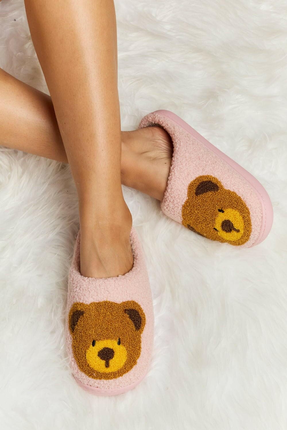 Teddy Bear Print Plush Cozy Slide SlippersExperience Ultimate Comfort in Style
 Indulge in the luxurious feel of our Teddy Bear Print Plush Cozy Slide Slippers. Designed to wrap your feet in pure elegance, tLove Salve Teddy Bear Print Plush Cozy Slide SlippersShoes