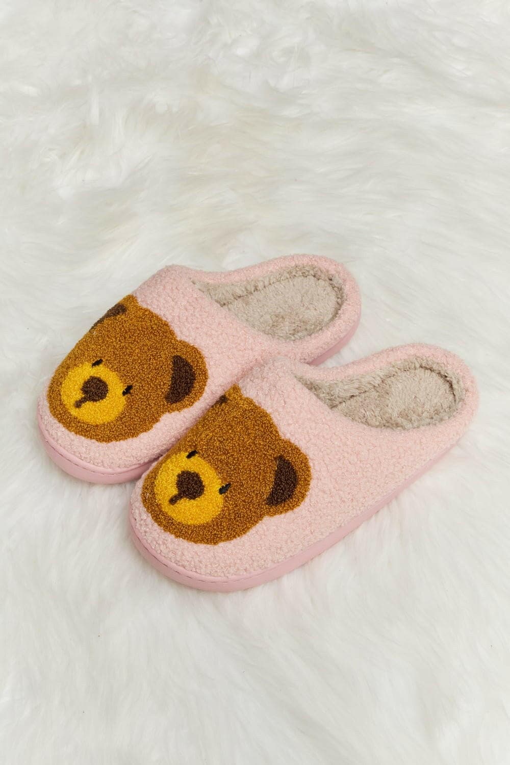 Teddy Bear Print Plush Cozy Slide SlippersExperience Ultimate Comfort in Style
 Indulge in the luxurious feel of our Teddy Bear Print Plush Cozy Slide Slippers. Designed to wrap your feet in pure elegance, tLove Salve Teddy Bear Print Plush Cozy Slide SlippersShoes