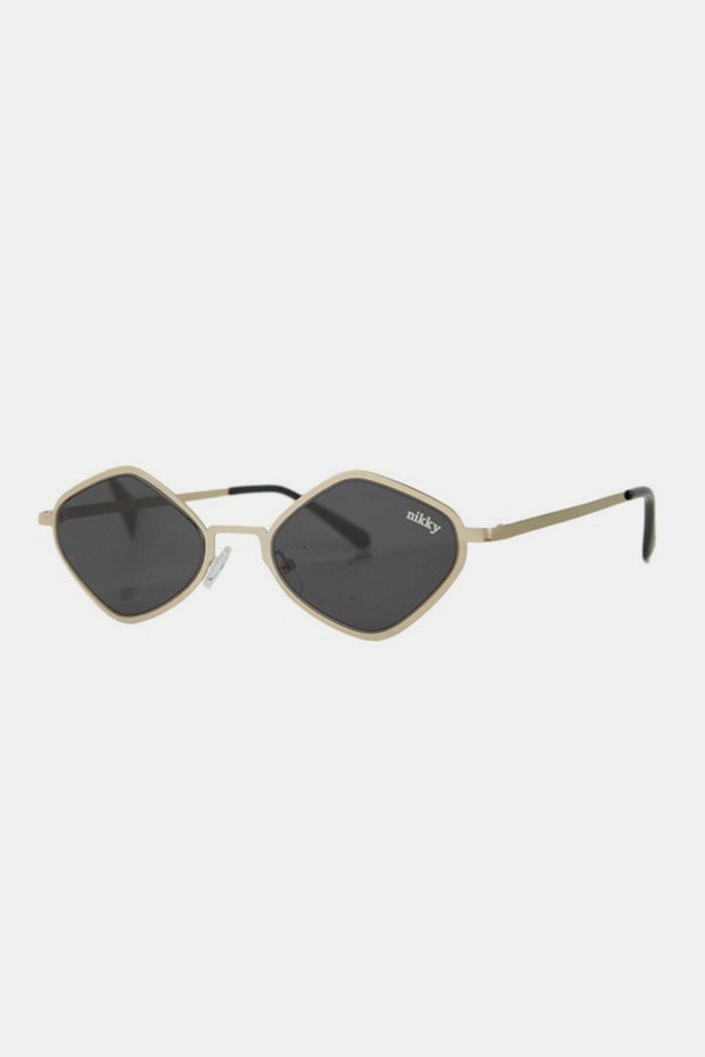 Geometric Sunglasses by Nicole Lee USAGeometric Sunglasses by Nicole Lee USA
 Elevate your accessory game with the Geometric Sunglasses by Nicole Lee USA. Designed for the modern trendsetter, these sunglLove Salve Nicole Lee USAShoes