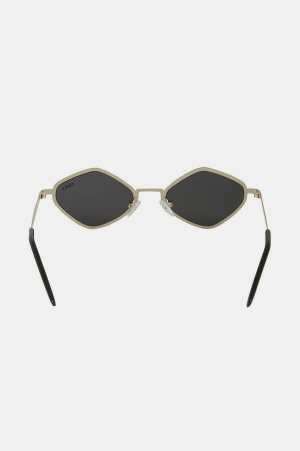 Geometric Sunglasses by Nicole Lee USAGeometric Sunglasses by Nicole Lee USA
 Elevate your accessory game with the Geometric Sunglasses by Nicole Lee USA. Designed for the modern trendsetter, these sunglLove Salve Nicole Lee USAShoes