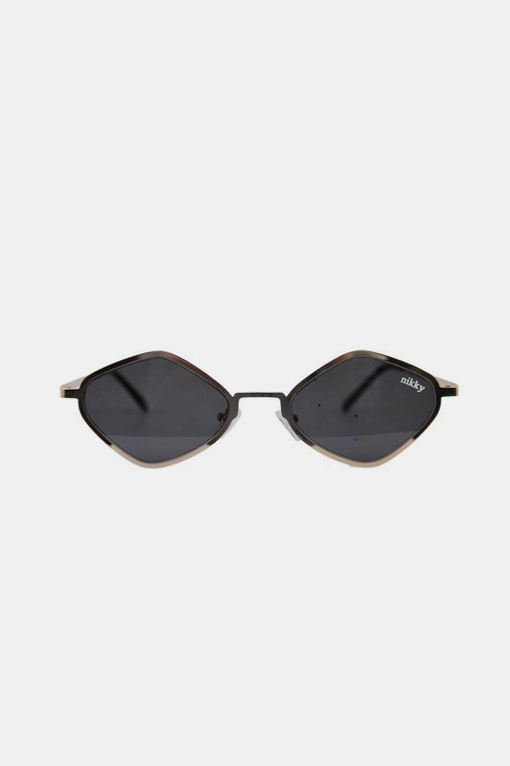 Geometric Sunglasses by Nicole Lee USAGeometric Sunglasses by Nicole Lee USA
 Elevate your accessory game with the Geometric Sunglasses by Nicole Lee USA. Designed for the modern trendsetter, these sunglLove Salve Nicole Lee USAShoes