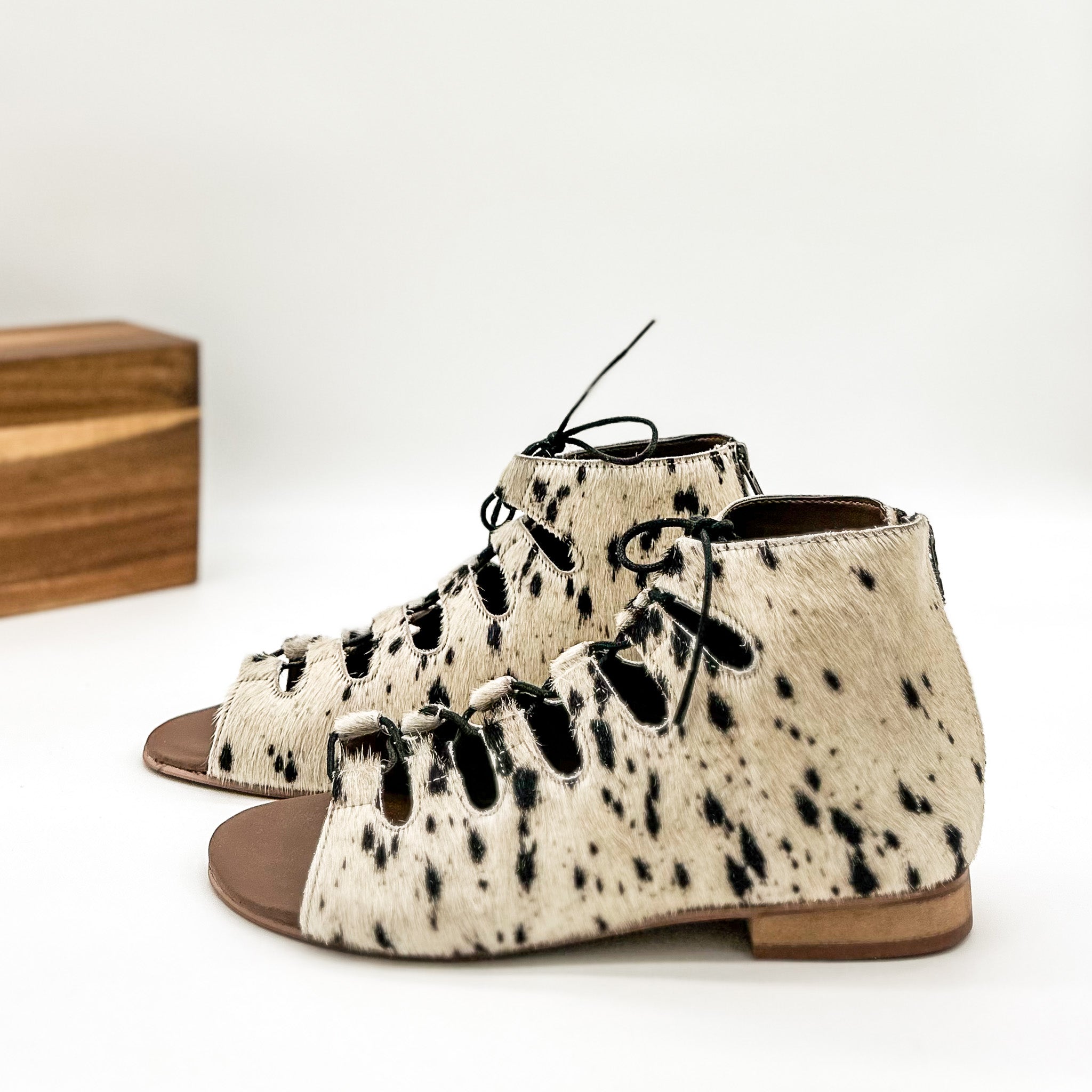 Nola Sandals Black And White Genuine Leather Gladiator Naughty Monkey