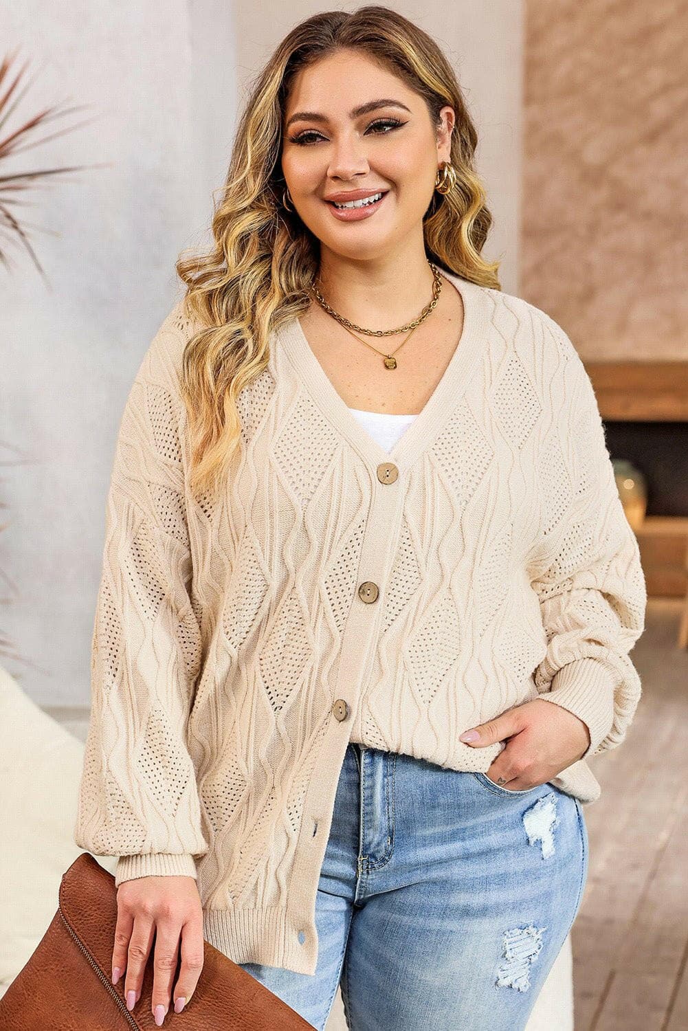 Cozy Plus Size Cable-Knit Cardigan SweaterStay Cozy in Style with Our Plus Size Cable-Knit Cardigan Sweater
 Wrap yourself in warmth and style with our Cozy Plus Size Cable-Knit Cardigan Sweater. Crafted froLove Salve Cozyplus