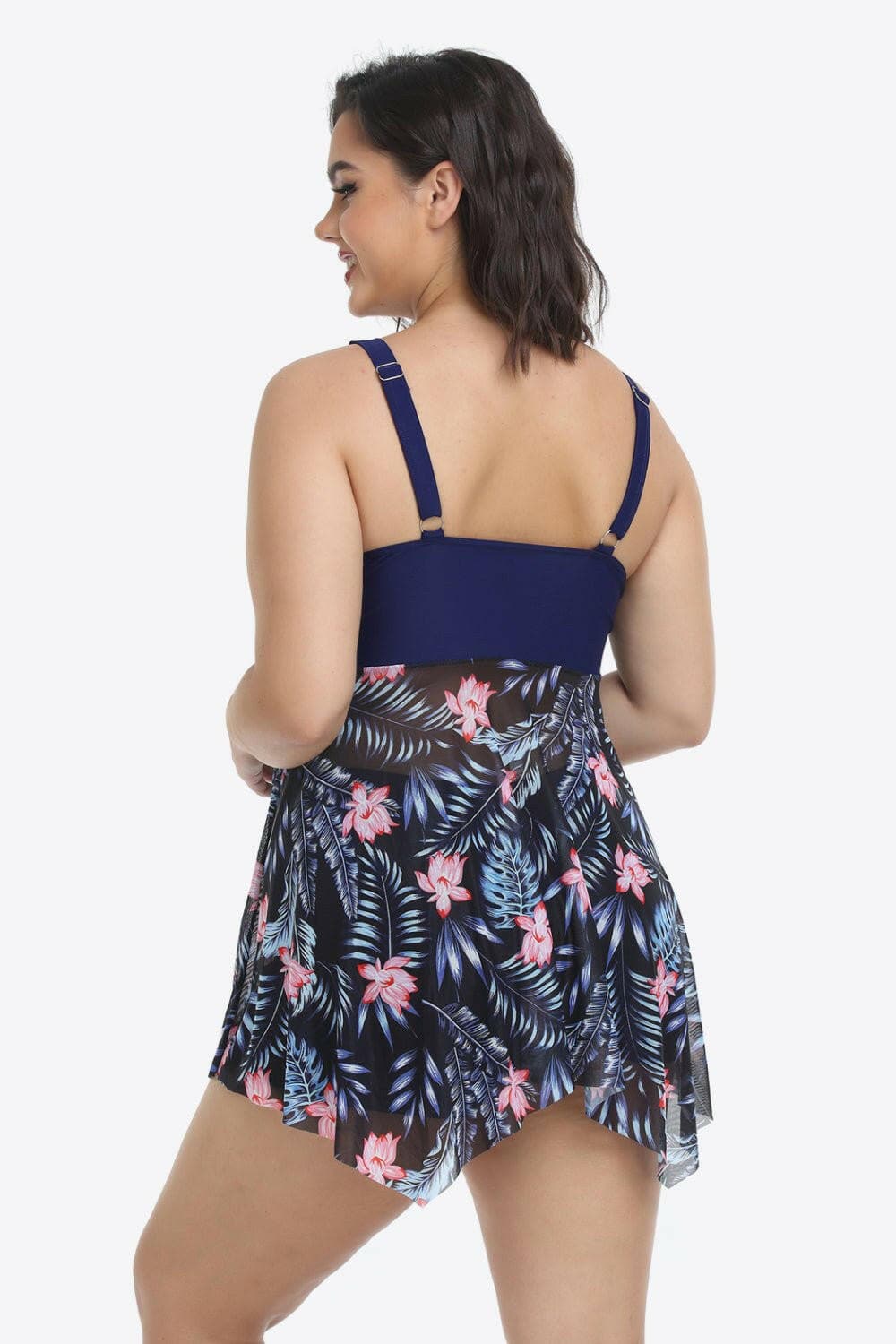 Floral Plus Size Two-Piece Swimsuit with Asymmetrical HemFloral Plus Size Two-Piece Swimsuit with Asymmetrical Hem
 Make a statement at the beach with our Floral Plus Size Two-Piece Swimsuit featuring an asymmetrical hem dLove Salve -Piece Swimsuitswimwear