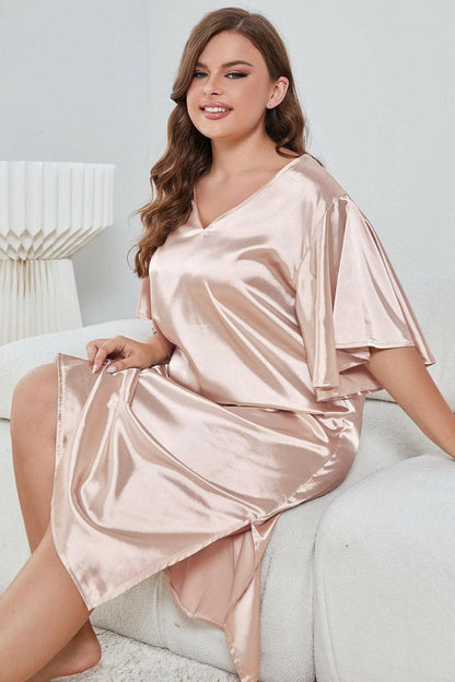 Elegant V-Neck Flutter Sleeve Plus Size Night DressUpgrade Your Nightwear with Our Elegant V-Neck Flutter Sleeve Plus Size Night Dress
 
 
Size: Embrace your curves in our stylish plus-size night dress.
 
Design: EnhLove Salve -Neck Flutter Sleeveswimwear