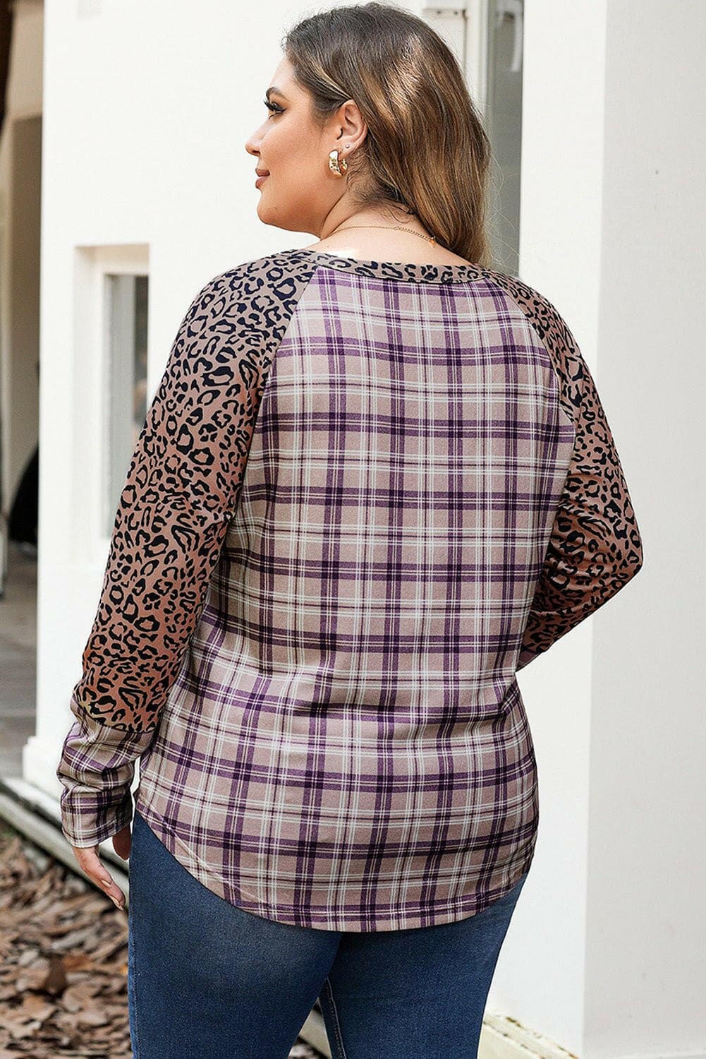 Leopard Print Plus Size Raglan Sleeve Plaid TeeUpgrade Your Wardrobe with Style and Comfort
 
 
Unleash Your Wild Side: Embrace your fierce fashion sense with our Leopard Print Plus Size Raglan Sleeve Plaid Tee.
Love Salve Size Raglan Sleeve Plaid Teeplus