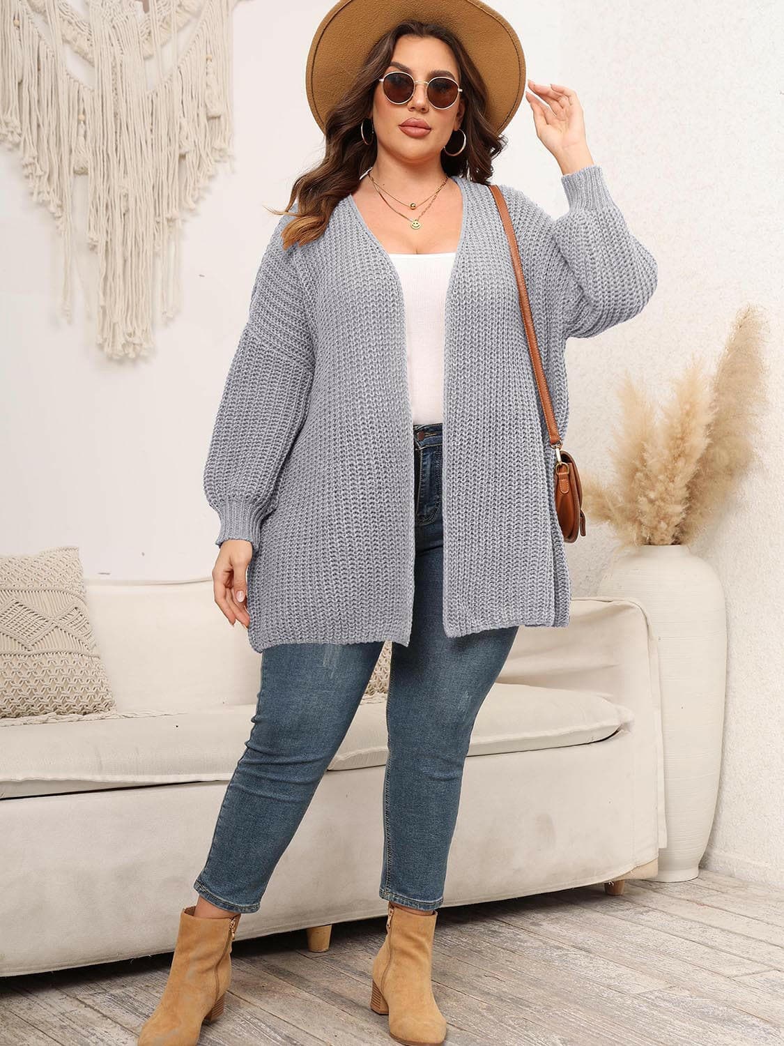 Cozy Oversized Knit Cardigan for Curvy FiguresCozy Oversized Knit Cardigan for Curvy Figures
 Indulge in the perfect blend of style and comfort with our Cozy Oversized Knit Cardigan designed especially for curvyLove Salve Cozy Oversized Knit Cardiganplus