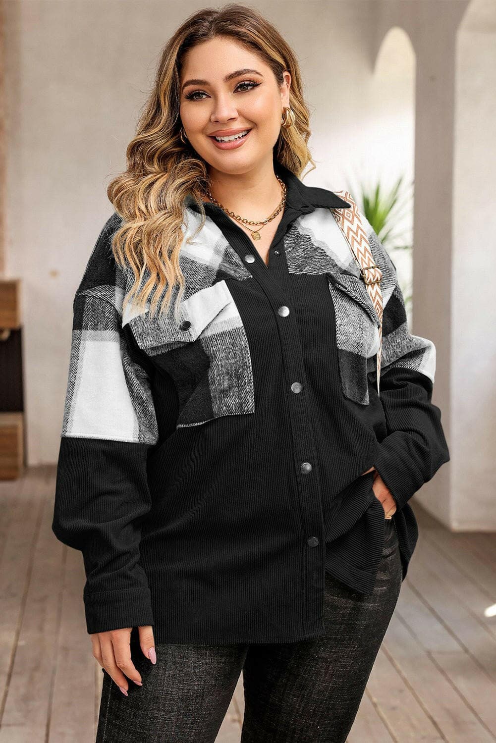 Plaid Plus Size Jacket with Snap Closure and PocketsUpgrade Your Style with our Plaid Plus Size Jacket
 
 Stay stylish and comfortable with our classic plaid jacket
 Features a convenient snap closure for easy wear
 MLove Salve Size Jacketplus