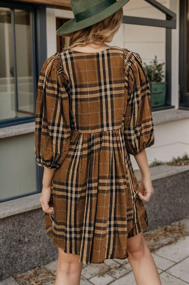 Plaid Print V-Neck Balloon Sleeve Plus Size Tunic DressUpgrade Your Style with Our Plaid Print V-Neck Tunic Dress!
 
 
Chic Design: Embrace a stylish look with the plaid print and V-neckline.
 
Balloon Sleeves: Elevate yLove Salve -Neck Balloon Sleeveplus