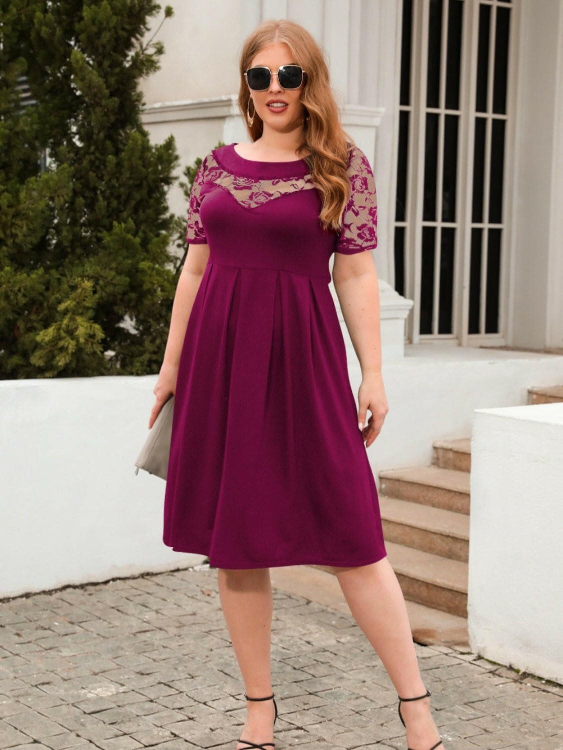 Ruched Lace Detail Plus Size Short Sleeve DressEnhance Your Style with Our Ruched Lace Detail Plus Size Short Sleeve Dress
 
 
Lace Elegance: Embrace sophistication with exquisite lace detail that adds a touch ofLove Salve Size Short Sleeve Dressplus