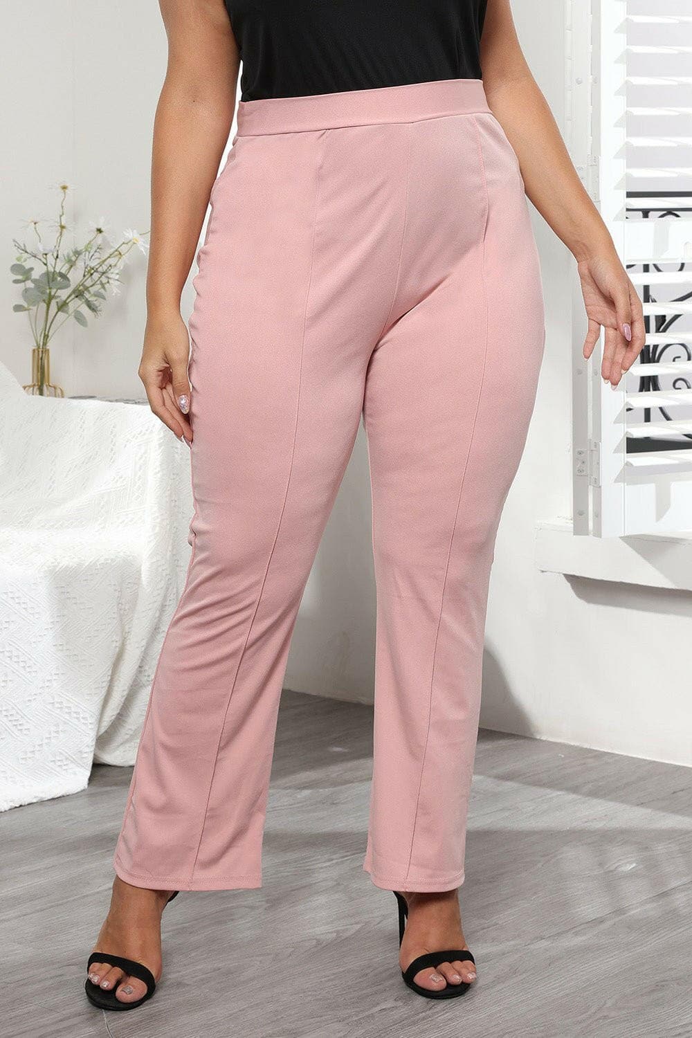 Chic curvy fit solid color trousers for women.