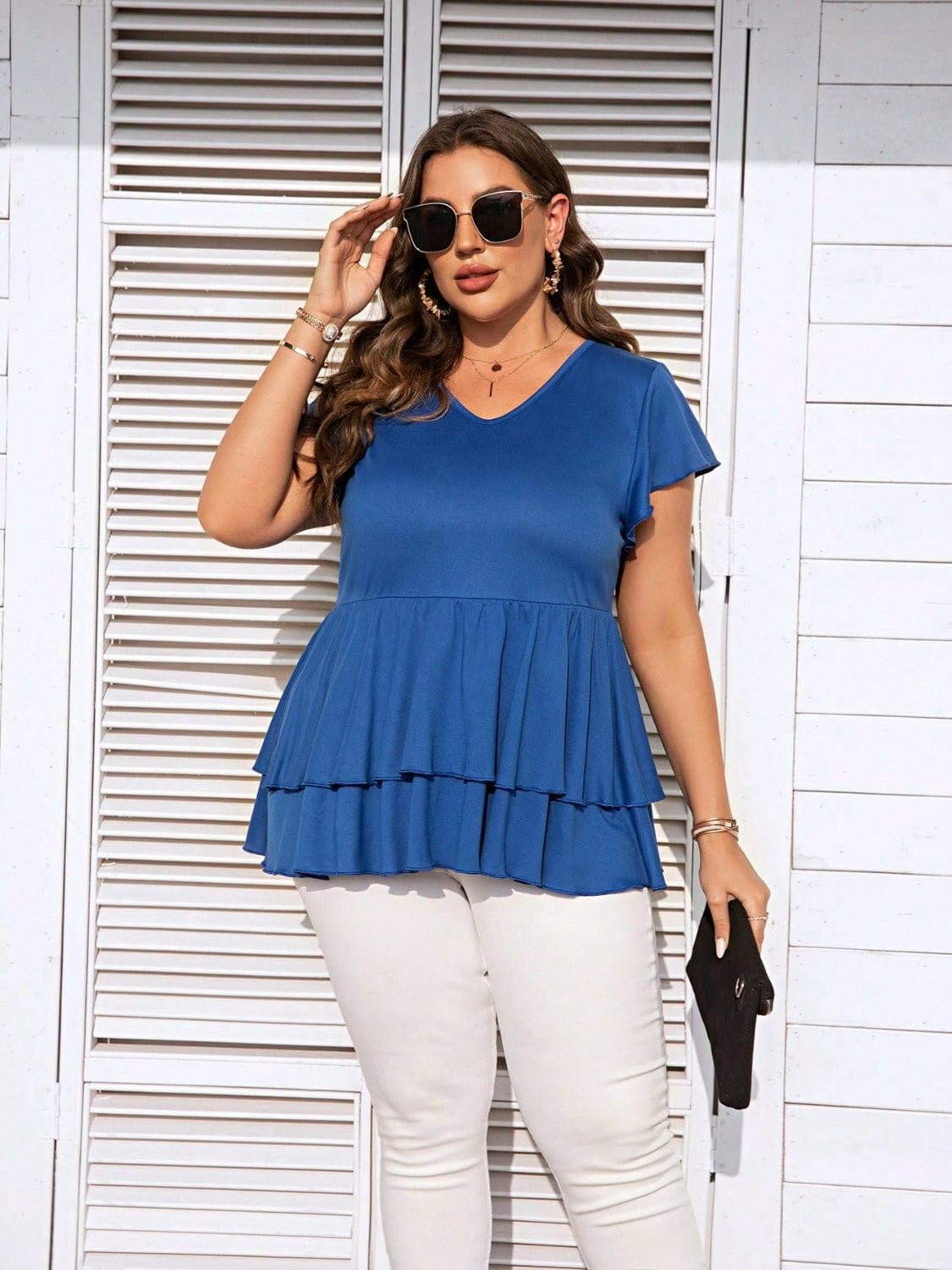 Vibrant V-Neck Flutter Sleeve Plus Size TopExperience Effortless Elegance with our Vibrant V-Neck Flutter Sleeve Plus Size Top!
 
 
Flattering Design: Embrace your curves in style with the V-neckline and flutLove Salve -Neck Flutter Sleeveplus