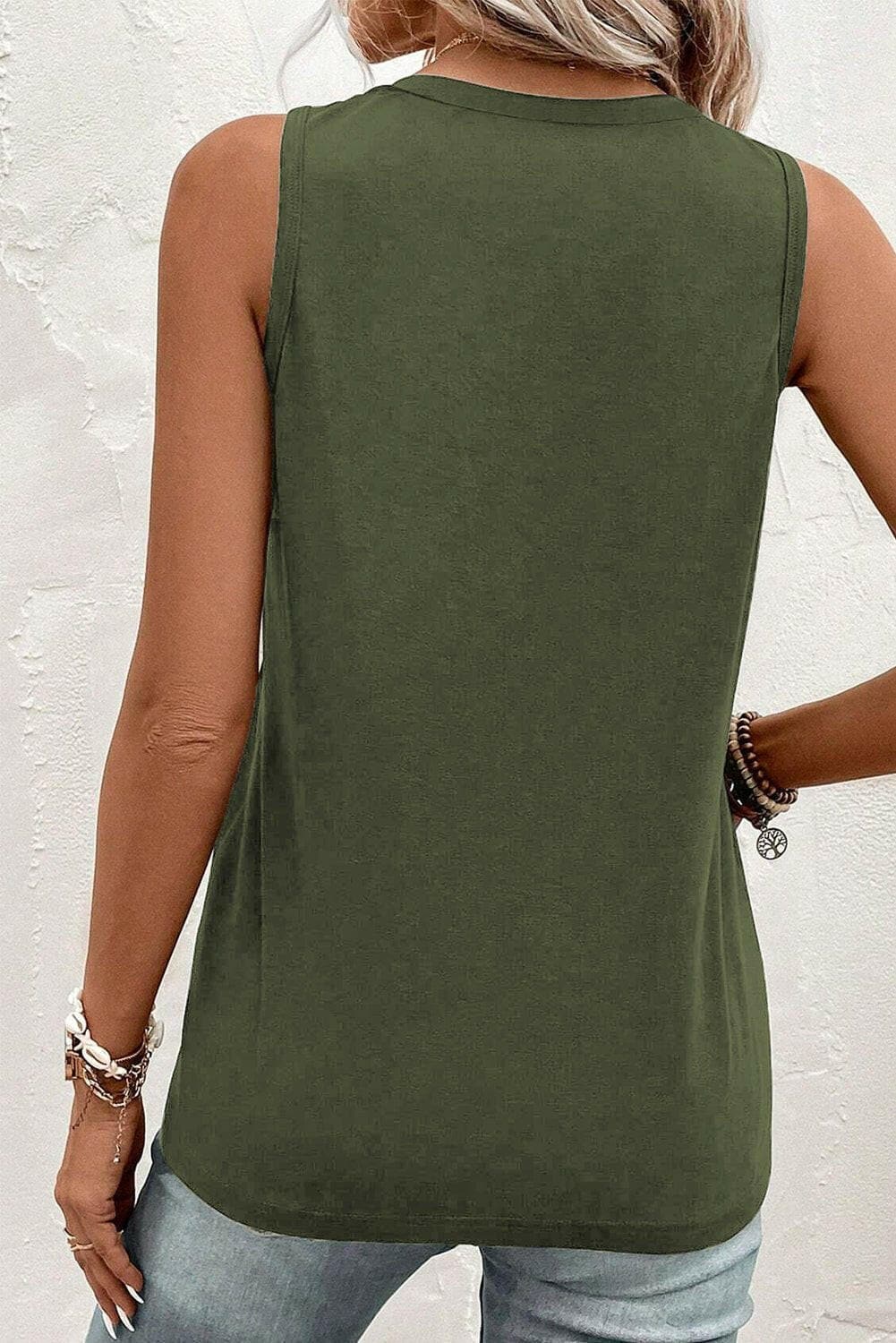 V-Neck Tank Top with Wide Straps and PocketsV-Neck Tank Top with Wide Straps and Pockets
 Upgrade your wardrobe with our V-Neck Tank Top that combines style and functionality seamlessly. This top is designed wLove Salve -Neck Tank Topjust arrived