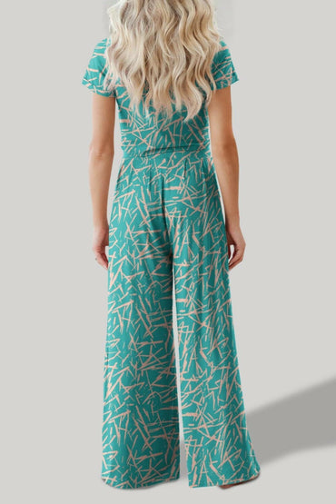 Chic Printed Matching Top and Bottom SetUpgrade Your Style with the Chic Printed Matching Set
 Revamp your wardrobe with this trendy two-piece matching set that exudes style and sophistication. Elevate youLove Salve Chic Printed Matching Topjust arrived