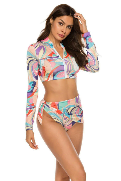 Tropical Print Three-Piece Swimsuit SetExperience the Exotic with Our Tropical Print Three-Piece Swimsuit Set
 
 
Set Includes: Three pieces for a complete look
 
Comfortable Design: No padding or underwiLove Salve -Piece Swimsuit Setswimwear