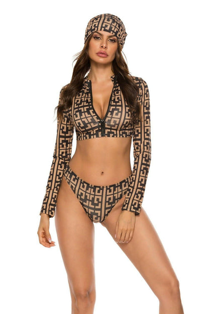 Tropical Print Three-Piece Swimsuit SetExperience the Exotic with Our Tropical Print Three-Piece Swimsuit Set
 
 
Set Includes: Three pieces for a complete look
 
Comfortable Design: No padding or underwiLove Salve -Piece Swimsuit Setswimwear