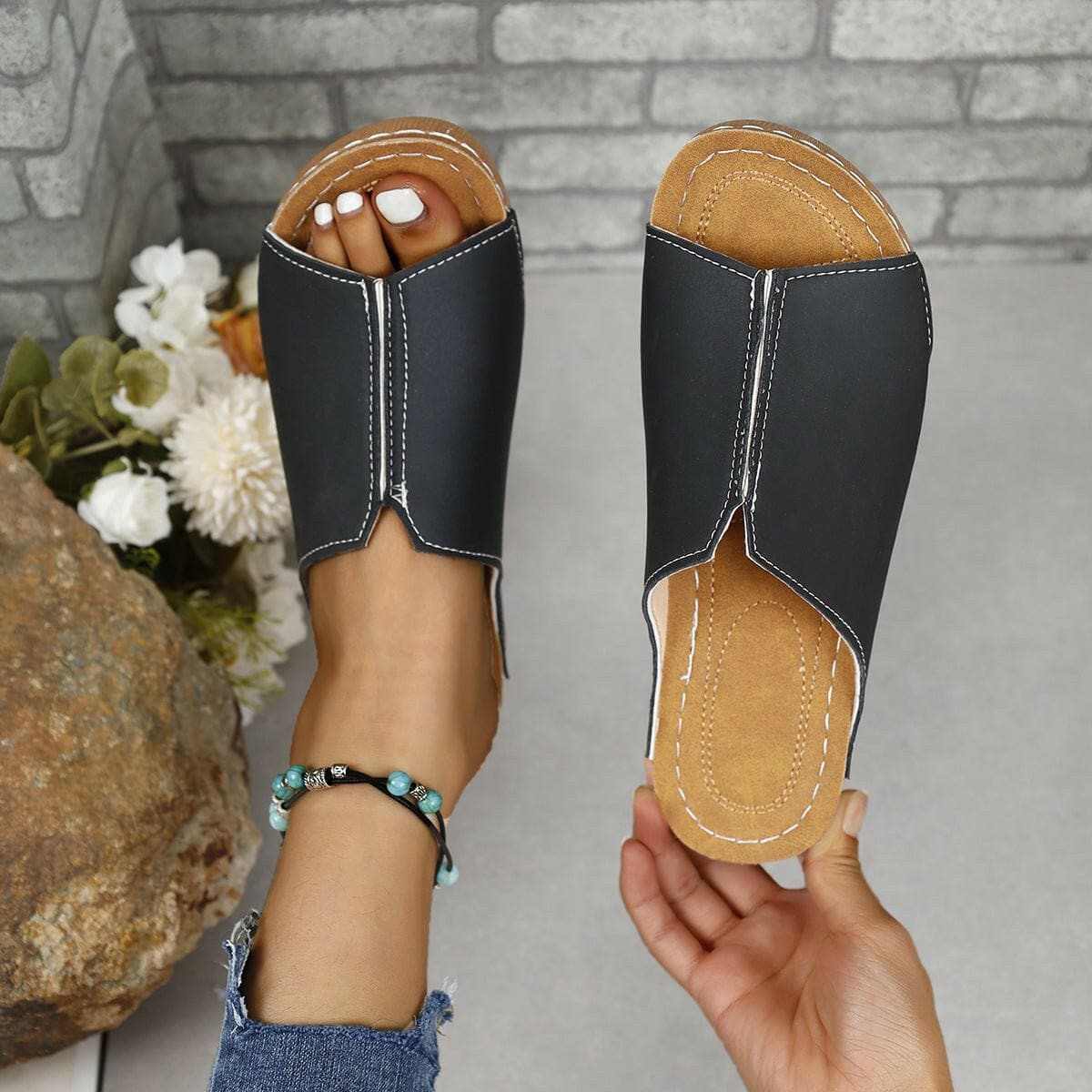 Open Toe PU Leather Sandals with Low HeelsOpen Toe PU Leather Sandals with Low Heels
 Step into Style and Comfort with Open Toe PU Leather Sandals. Indulge in both fashion and comfort with these Open Toe PU Love Salve Open Toe PU Leather SandalsShoes