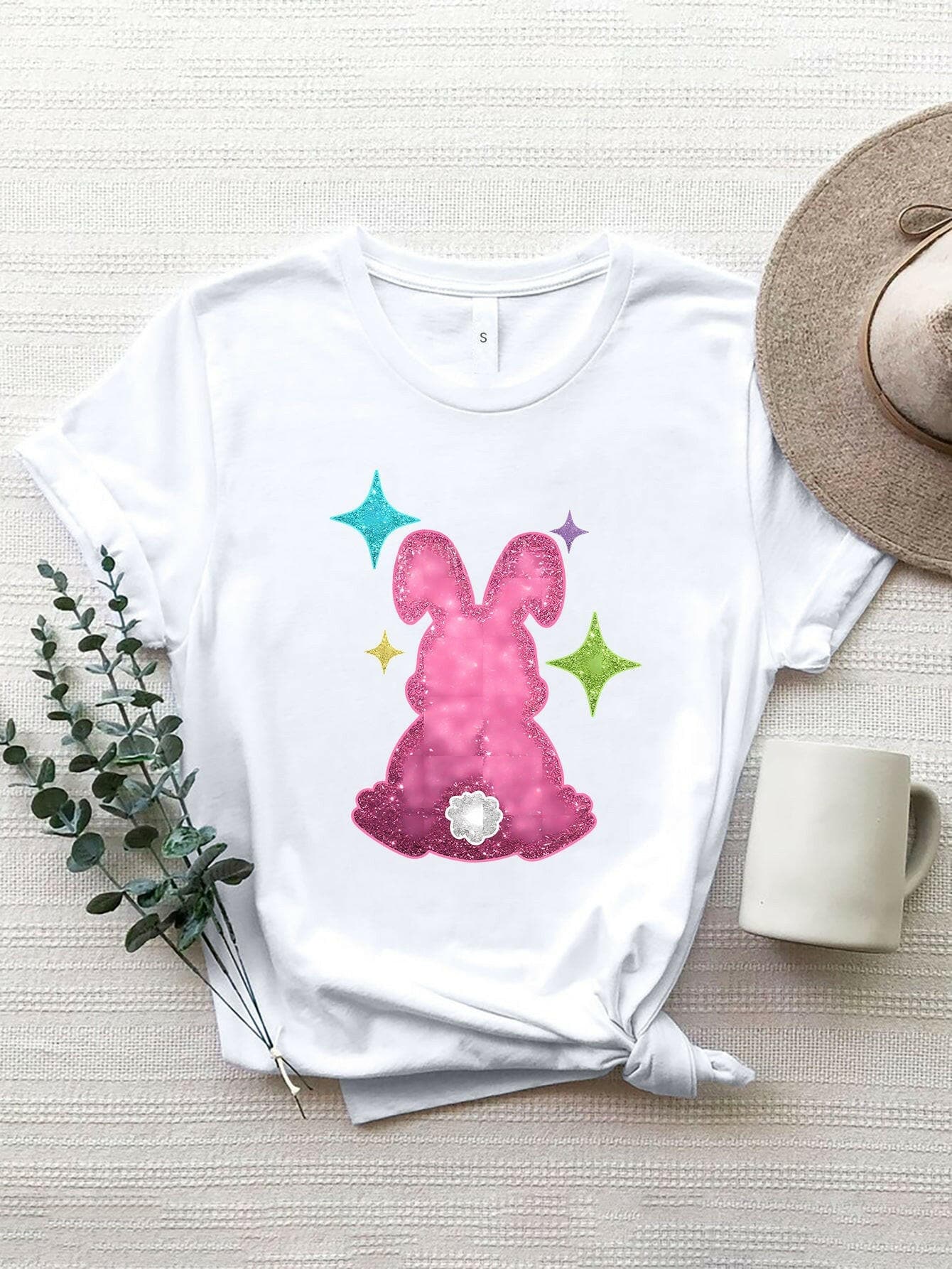 Charming rabbit print crew neck short sleeve tee for women.