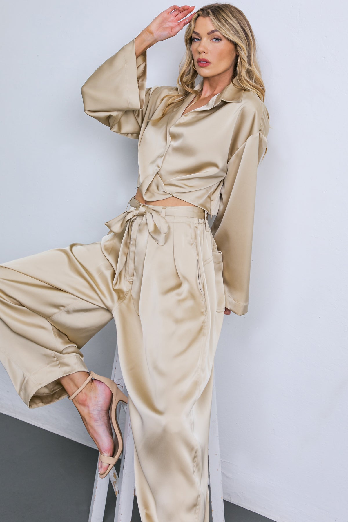 POWERFUL CHARM WOVEN SATIN TOP Flying Tomato