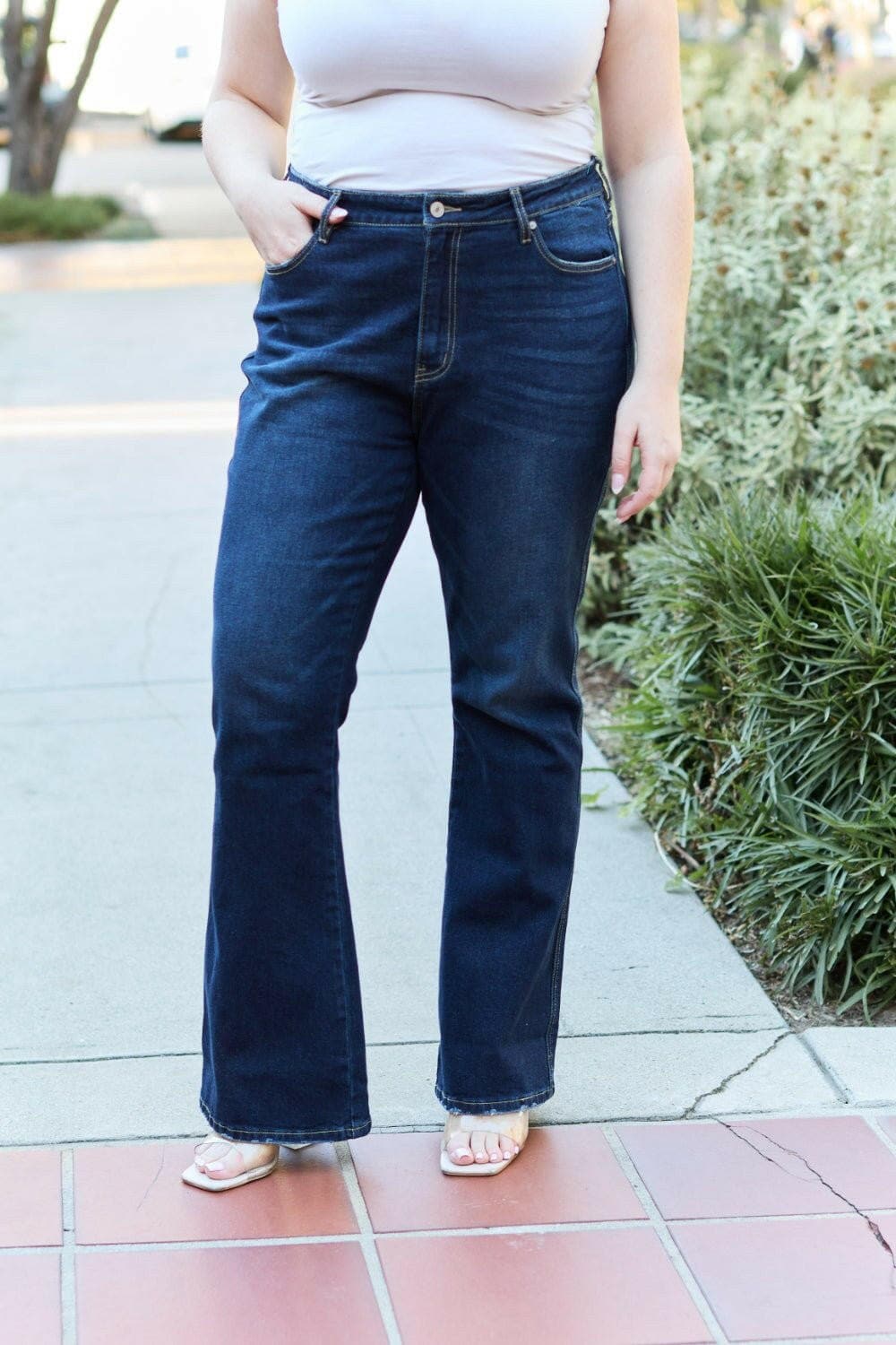 Flaunt Your Style: Kancan Full Size Slim Bootcut JeansFlaunt Your Style with Kancan Full Size Slim Bootcut Jeans

Elevate your fashion game with the Kancan Full Size Slim Bootcut Jeans, where contemporary chic meets endLove Salve Kancan Full Size Slim Bootcut Jeansjeans