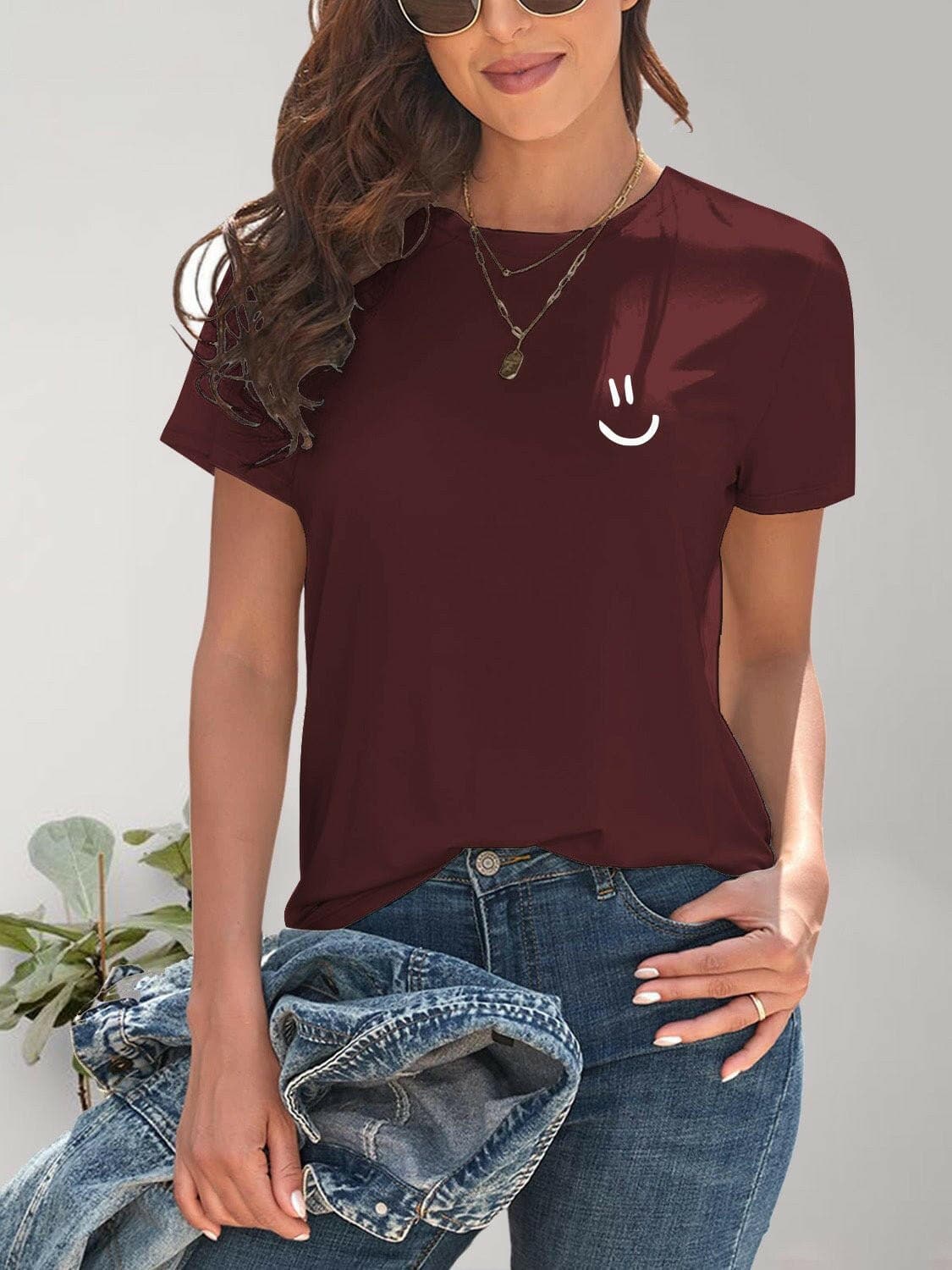 Happy Face Design Crew Neck Short Sleeve TeeUpgrade Your Casual Look with Our Happy Face Design Tee!
 
 
Style: Elevate your wardrobe with this basic crew neck tee featuring a playful happy face design.
 
MateLove Salve Happy Face Design Crew Neck Short Sleeve Teejust arrived