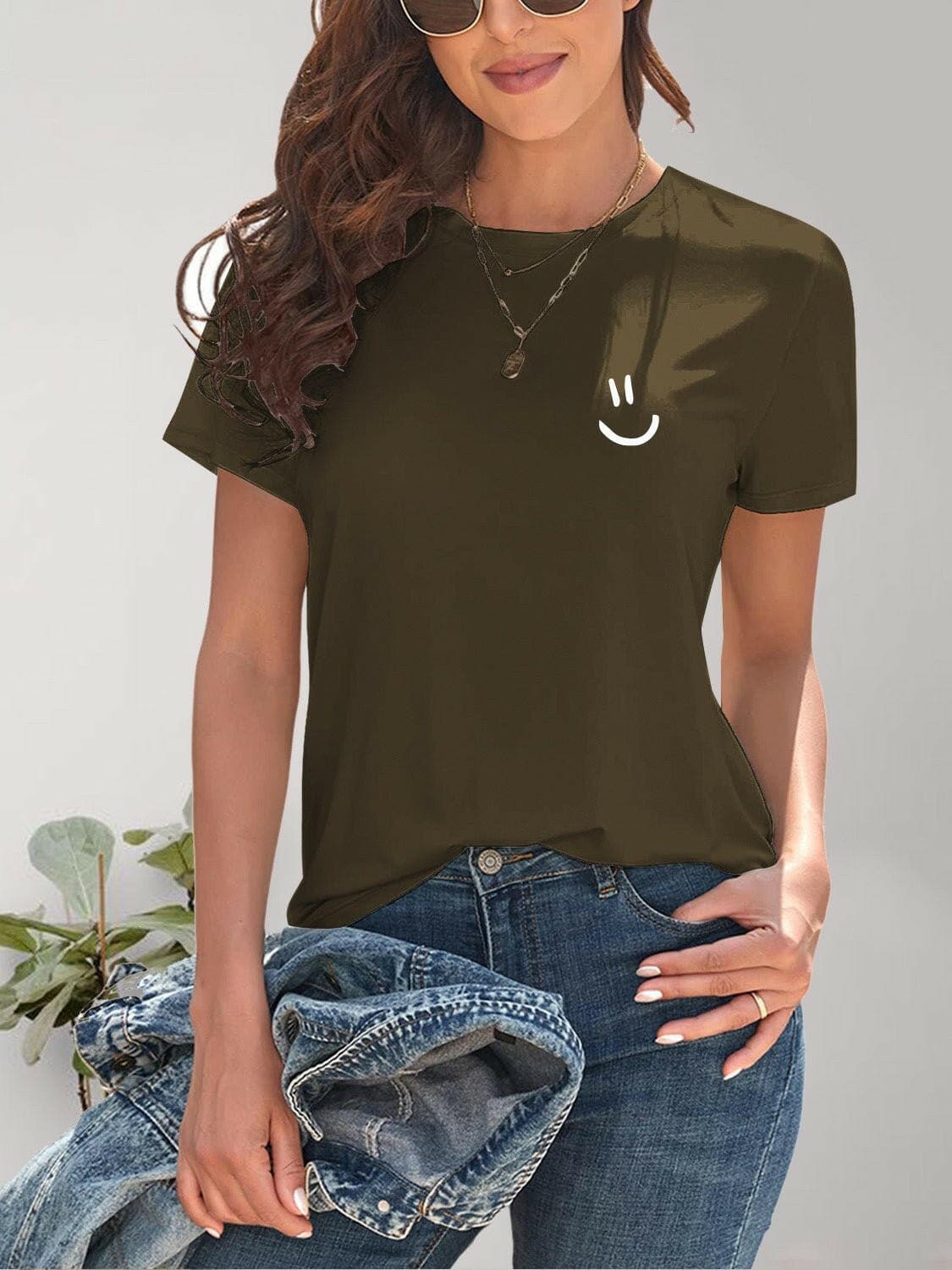 Happy Face Design Crew Neck Short Sleeve TeeUpgrade Your Casual Look with Our Happy Face Design Tee!
 
 
Style: Elevate your wardrobe with this basic crew neck tee featuring a playful happy face design.
 
MateLove Salve Happy Face Design Crew Neck Short Sleeve Teejust arrived