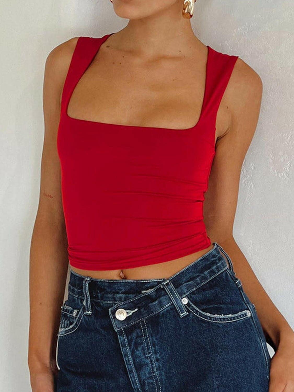 Square Neck Wide Strap Tank TopUpgrade Your Wardrobe with our Square Neck Wide Strap Tank Top!
 
 
Basic Style: This tank top features a classic and versatile design that can be effortlessly styleLove Salve Square Neck Wide Strap Tank Topjust arrived