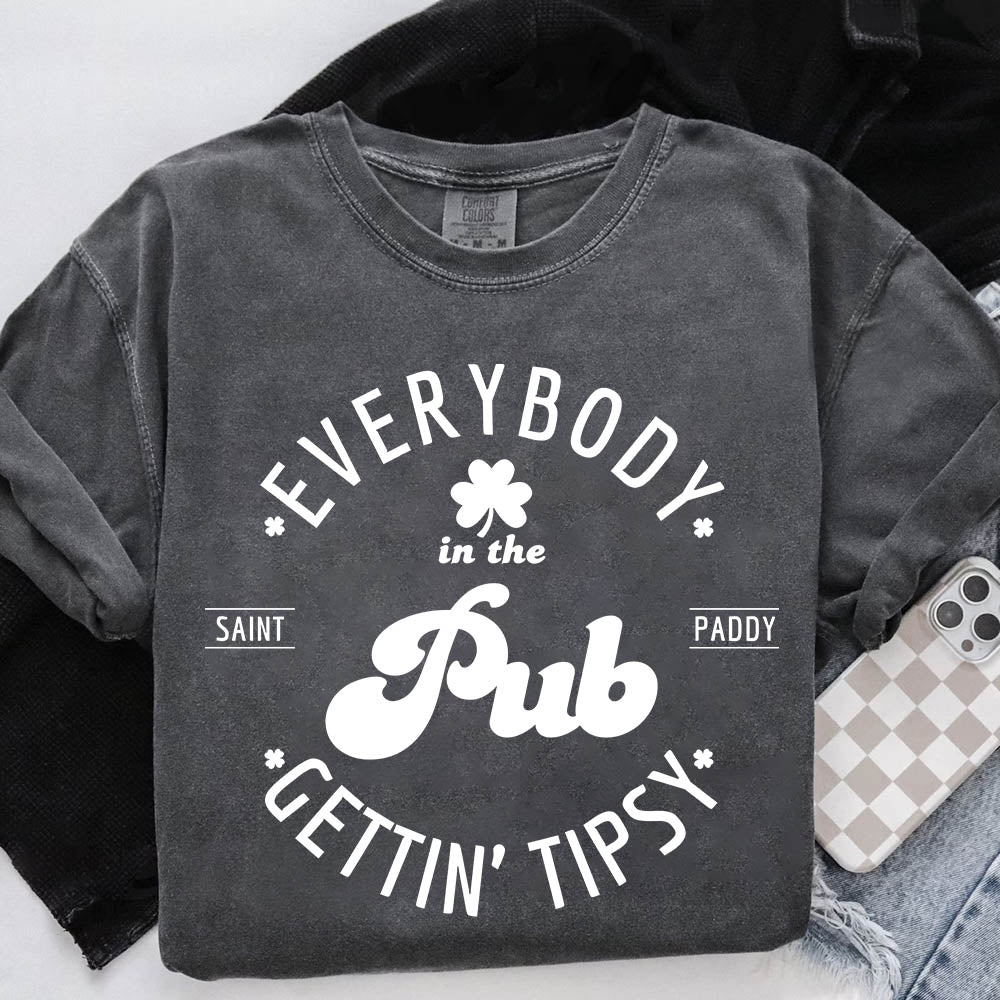 Funny Shirt – Everybody in the Pub Gettin' Tipsy Tee Adorb.co