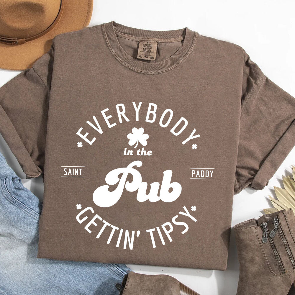 Funny Shirt – Everybody in the Pub Gettin' Tipsy Tee Adorb.co