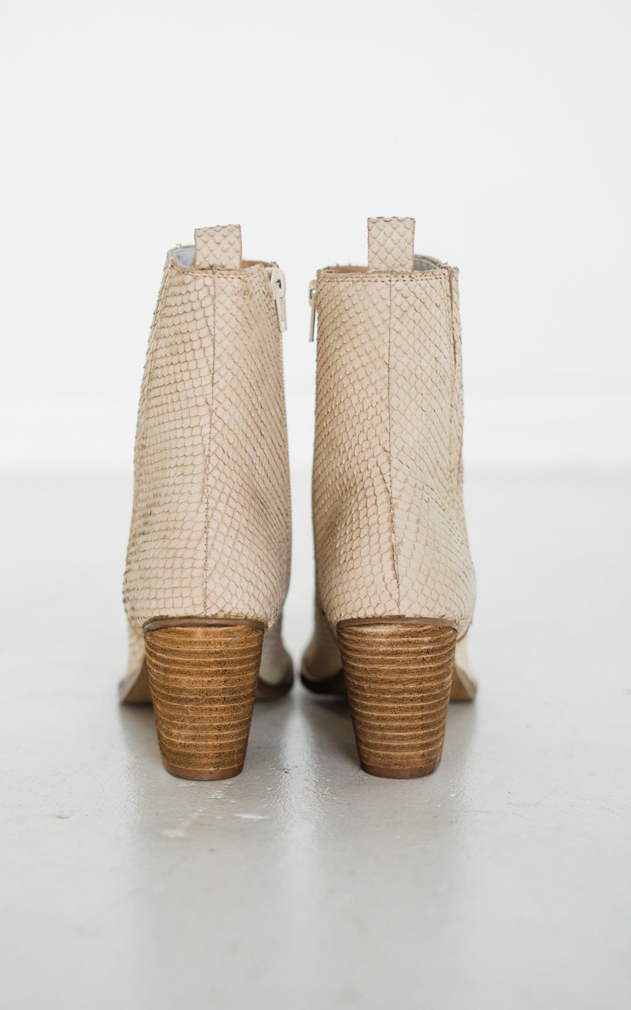 Taris Cream Ankle Boot With Snakeskin Leather Details Naughty Monkey