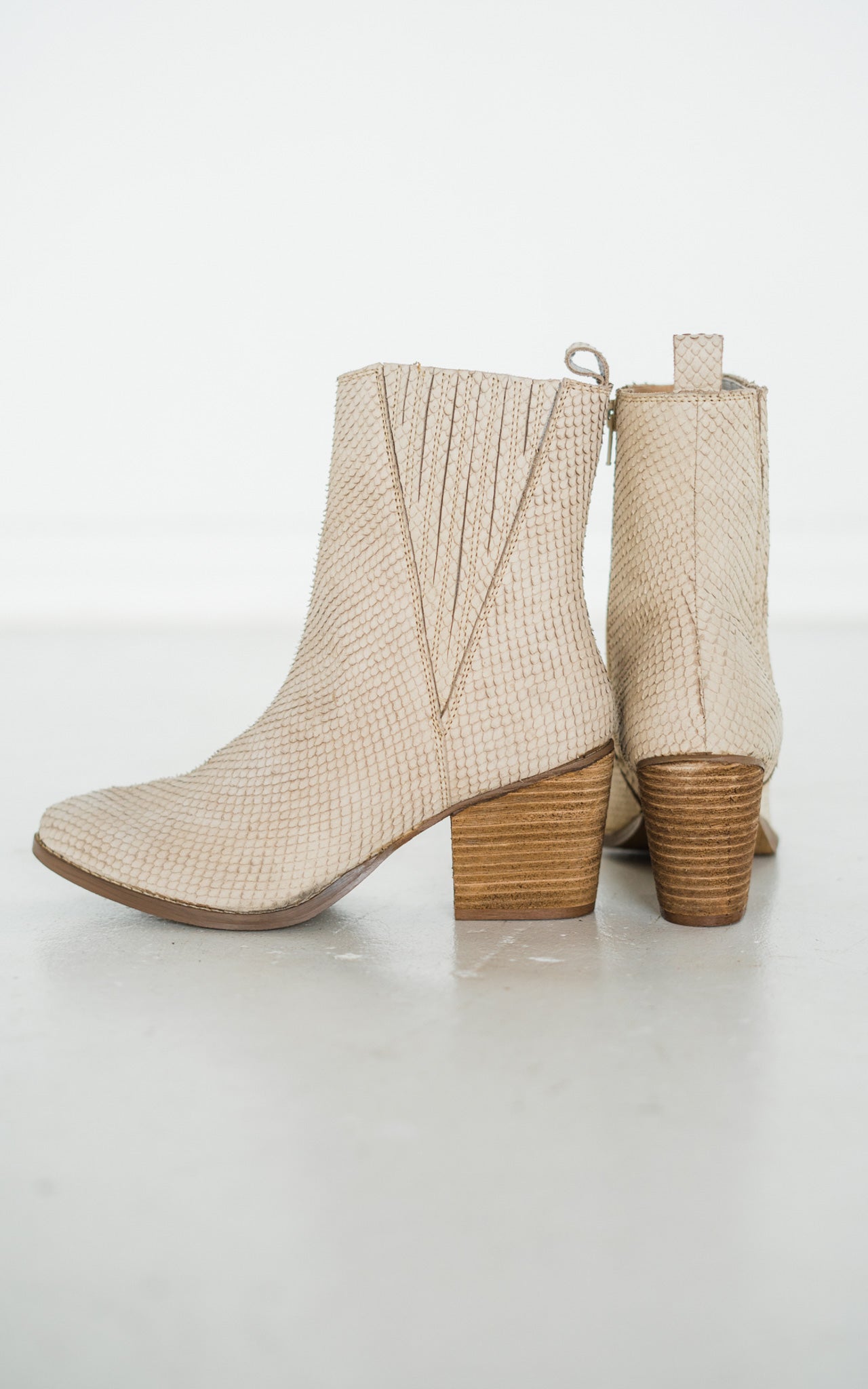 Taris Cream Ankle Boot With Snakeskin Leather Details Naughty Monkey