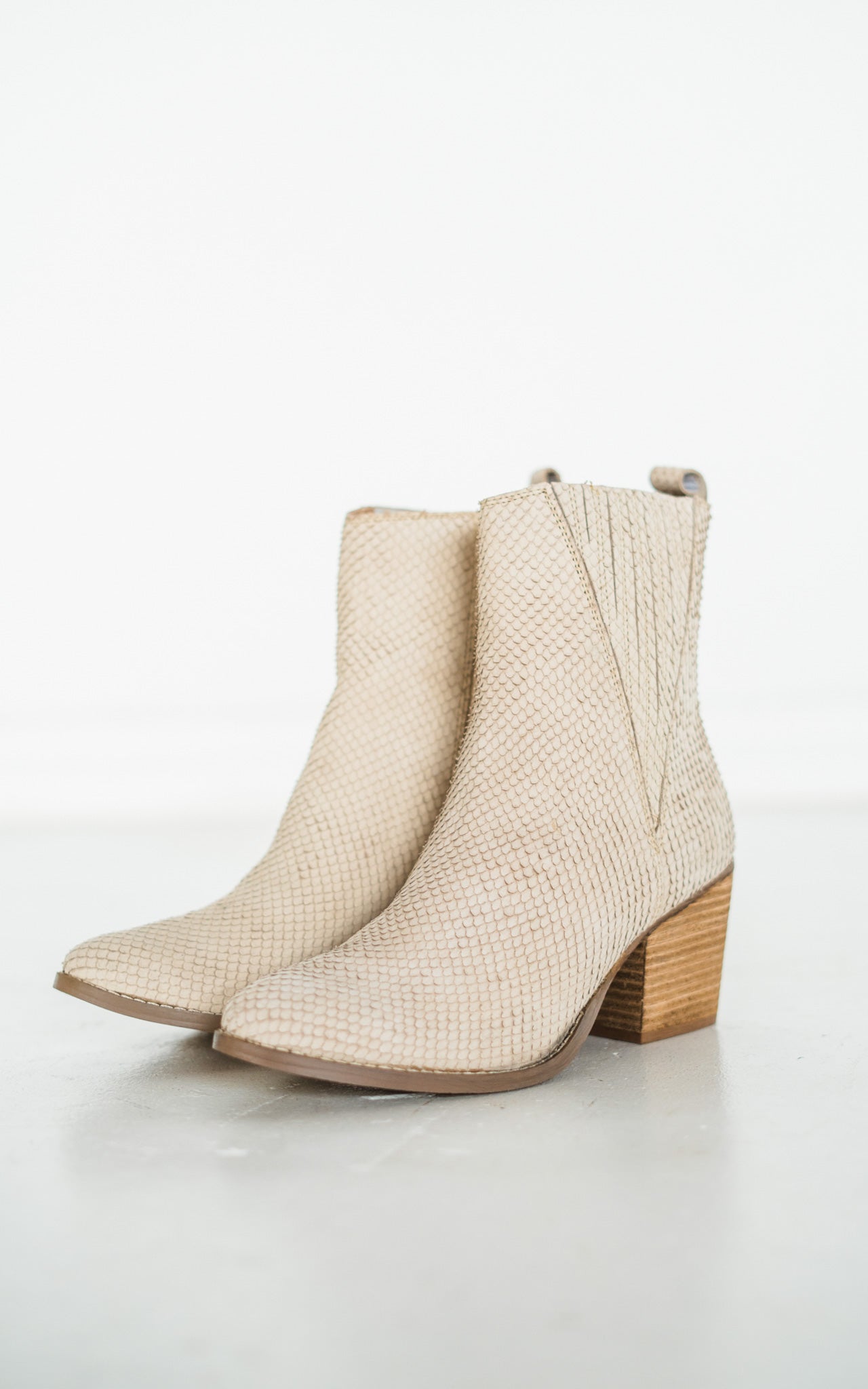 Taris Cream Ankle Boot With Snakeskin Leather Details Naughty Monkey
