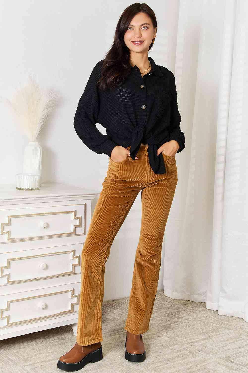 Elegant Waffle-Knit Shirt with Collared Neck and Relaxed Silhouette - Love Salve 