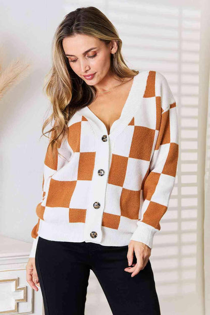 Plush V-Neck Button-Up Cardigan with Oversized SilhouetteExperience Effortless Style
 Introducing our Plush V-Neck Button-Up Cardigan with an Oversized Silhouette – the perfect blend of comfort and sophistication.
 
 Key FLove Salve -Neck Button-Apparel