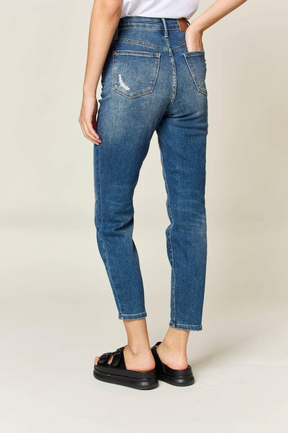 Sculpting High Rise Jeans for Curvy Figures - Love Salve 