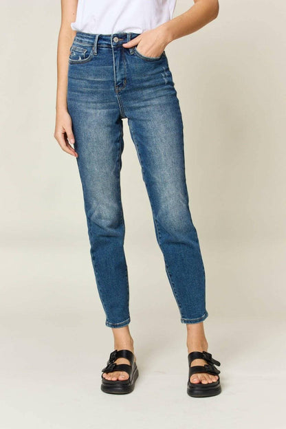 Sculpting High Rise Jeans for Curvy Figures - Love Salve 