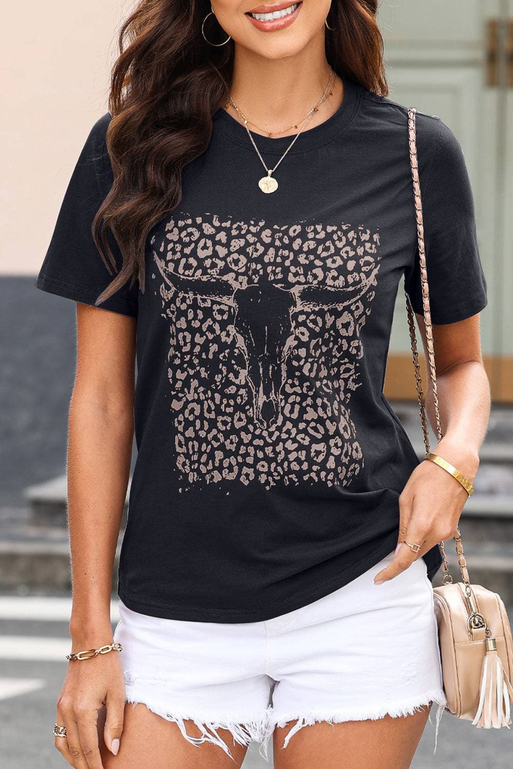 Casual Chic Cotton Blend Short Sleeve TeeCasual Chic Cotton Blend Short Sleeve Tee
 Upgrade your casual wardrobe with our Casual Chic Cotton Blend Short Sleeve Tee that effortlessly combines style and comfoLove Salve Casual Chic Cotton Blend Short Sleeve TeeGraphic