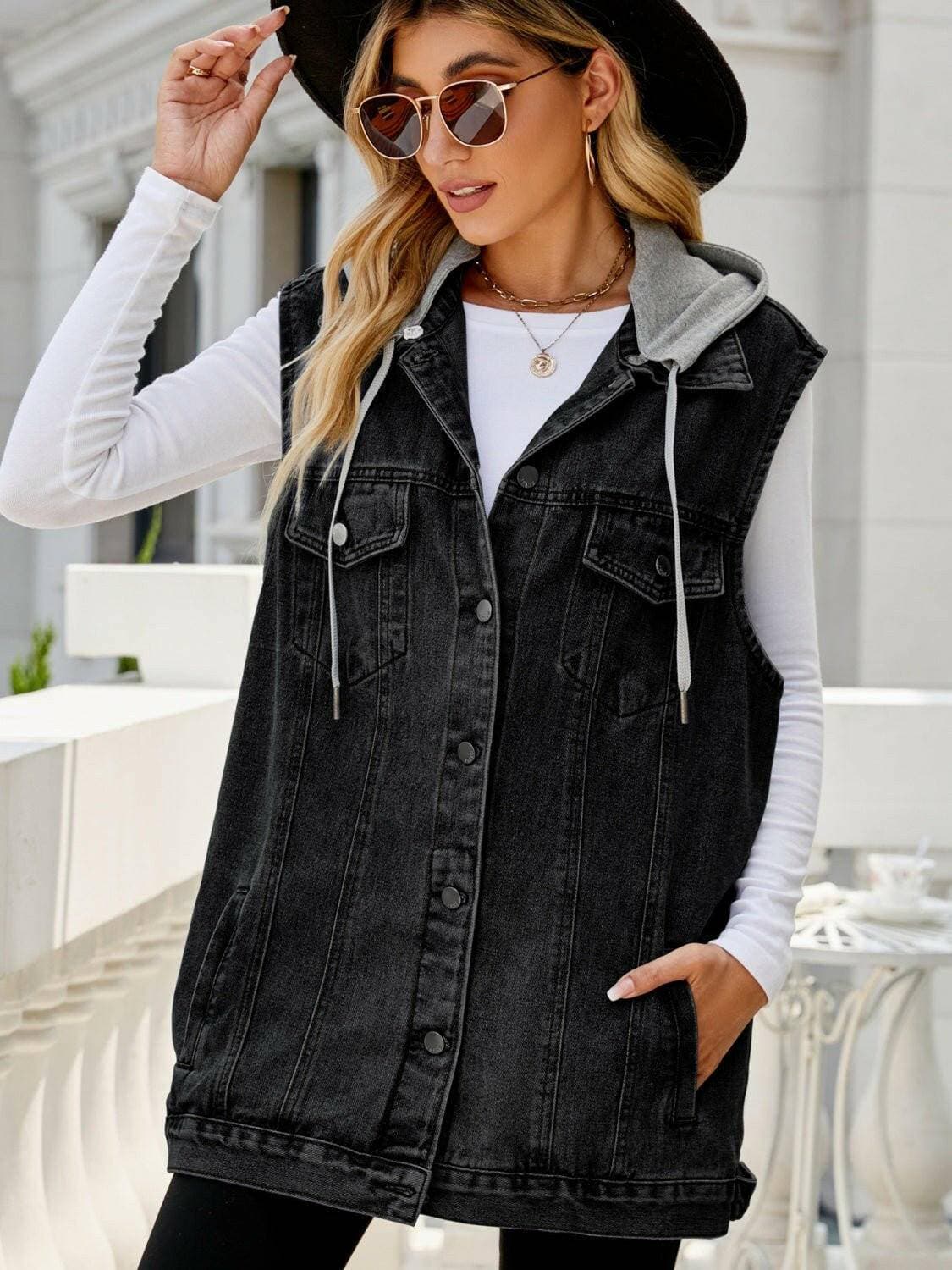 Denim Button-Up Sleeveless Jacket with Chic Pocket DetailsDenim Button-Up Sleeveless Jacket with Chic Pocket Details

Elevate your wardrobe with our Denim Button-Up Sleeveless Jacket, a perfect blend of style and functionalLove Salve Chic Pocket Detailsjeans