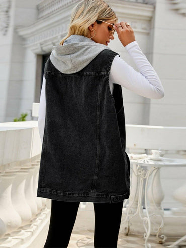 Denim Button-Up Sleeveless Jacket with Chic Pocket DetailsDenim Button-Up Sleeveless Jacket with Chic Pocket Details

Elevate your wardrobe with our Denim Button-Up Sleeveless Jacket, a perfect blend of style and functionalLove Salve Chic Pocket Detailsjeans