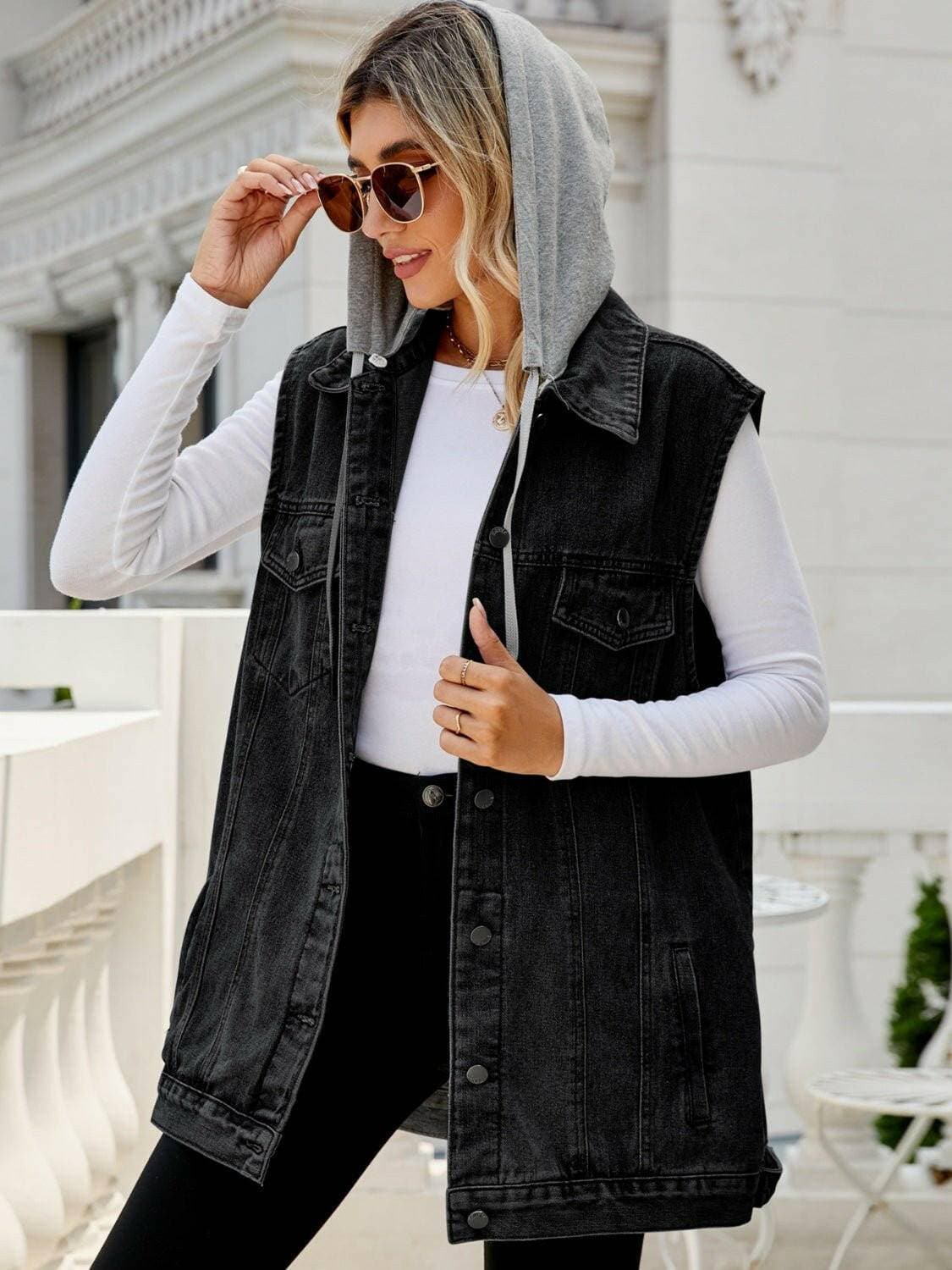 Denim Button-Up Sleeveless Jacket with Chic Pocket DetailsDenim Button-Up Sleeveless Jacket with Chic Pocket Details

Elevate your wardrobe with our Denim Button-Up Sleeveless Jacket, a perfect blend of style and functionalLove Salve Chic Pocket Detailsjeans