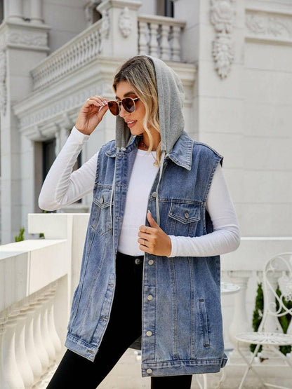 Denim Button-Up Sleeveless Jacket with Chic Pocket DetailsDenim Button-Up Sleeveless Jacket with Chic Pocket Details

Elevate your wardrobe with our Denim Button-Up Sleeveless Jacket, a perfect blend of style and functionalLove Salve Chic Pocket Detailsjeans