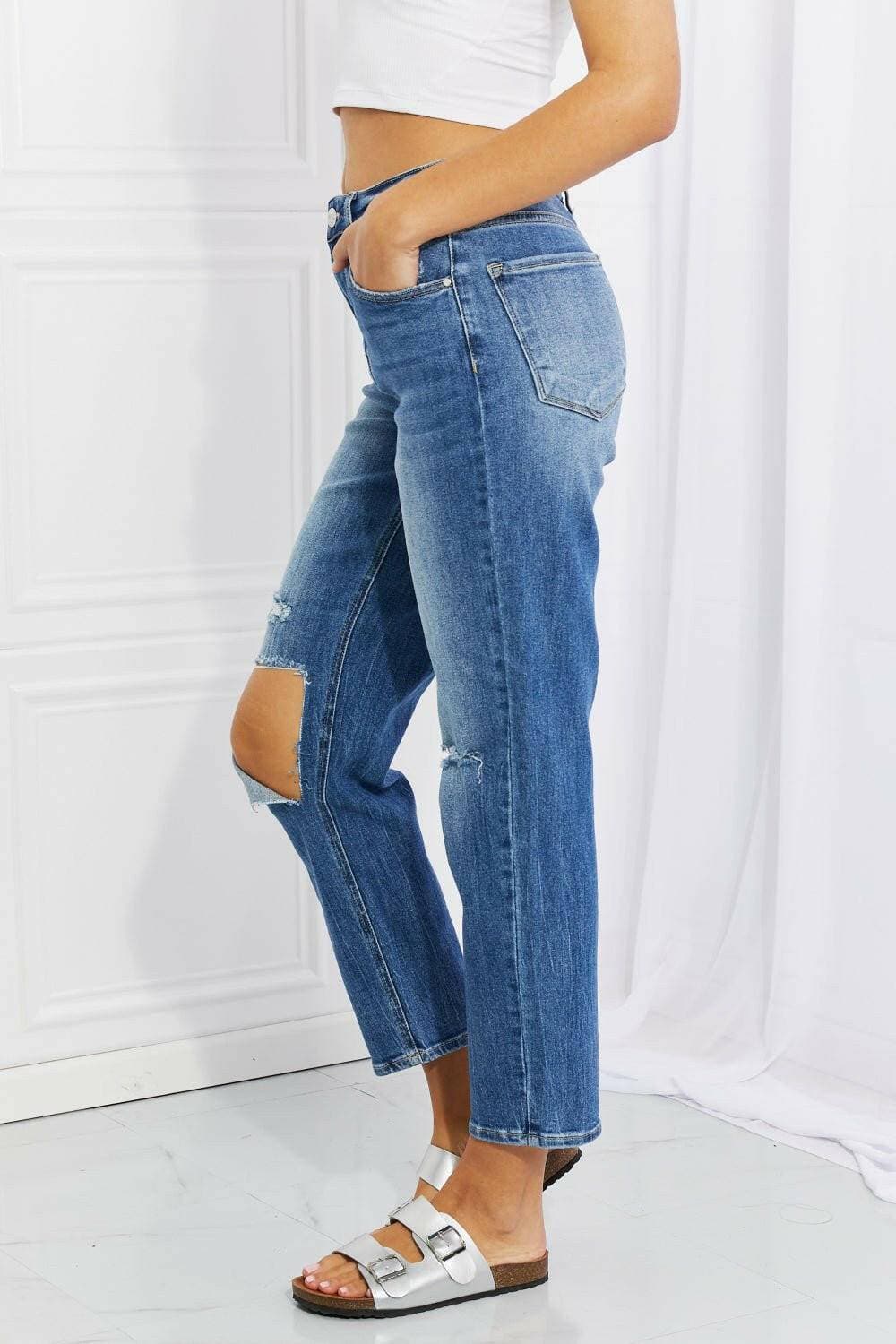 Elevate High Waist Distressed Denim JeansElevate Your Style with Elevate High Waist Distressed Denim Jeans

Transform your wardrobe with the Elevate High Waist Distressed Denim Jeans, designed to elevate yoLove Salve Elevate High Waist Distressed Denim Jeansjeans