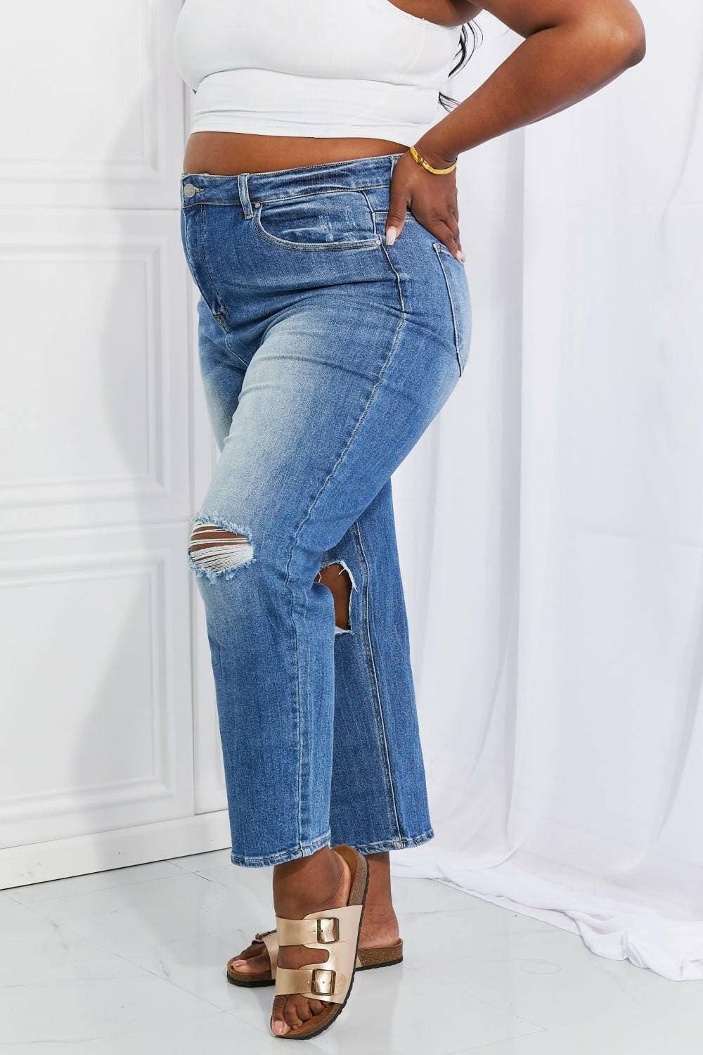 Elevate High Waist Distressed Denim JeansElevate Your Style with Elevate High Waist Distressed Denim Jeans

Transform your wardrobe with the Elevate High Waist Distressed Denim Jeans, designed to elevate yoLove Salve Elevate High Waist Distressed Denim Jeansjeans