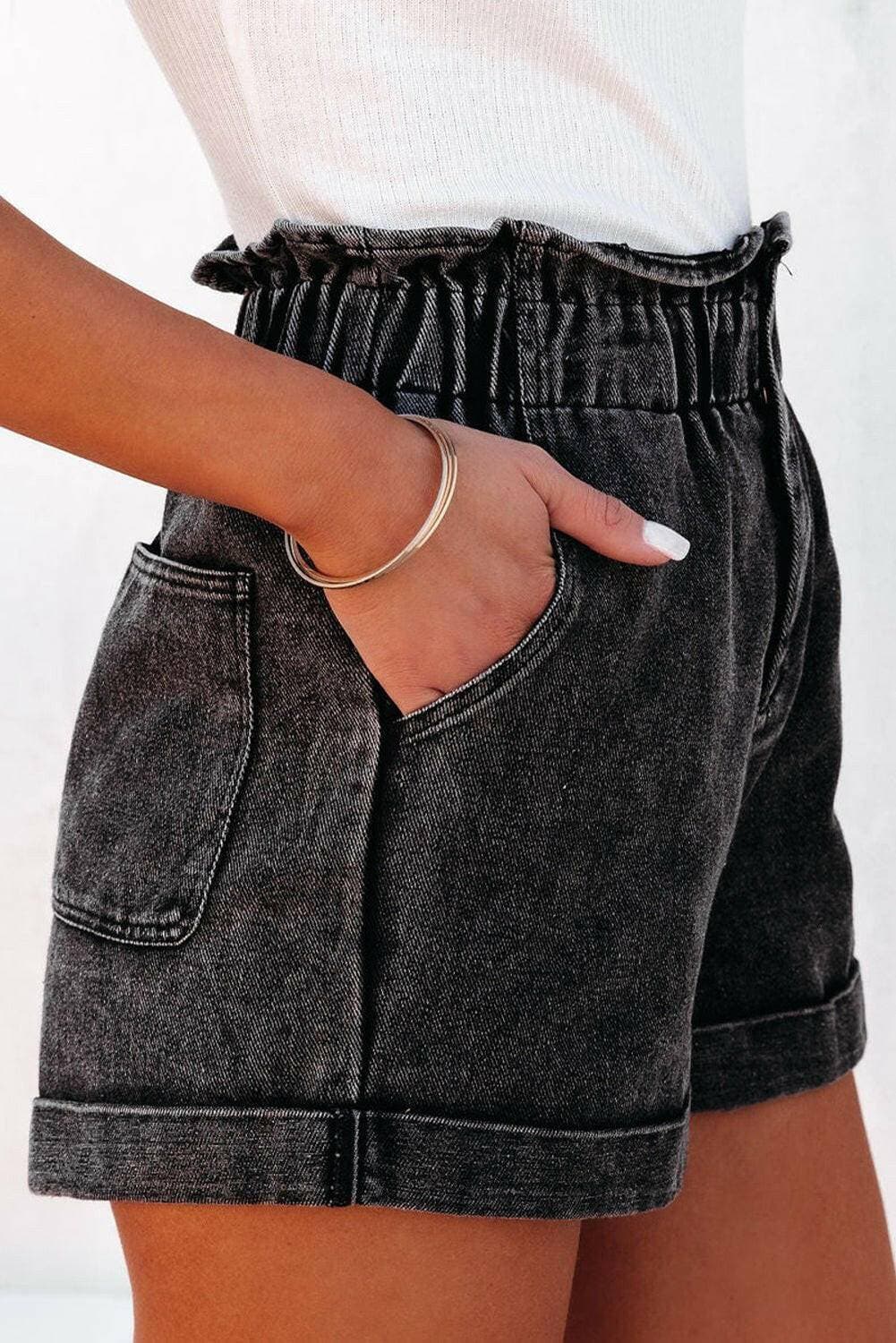 Paperbag Waist Denim Shorts with Stylish PocketsUpgrade Your Summer Wardrobe
Enhance your summer style with our chic and trendy Paperbag Waist Denim Shorts. Combining classic denim with modern design features, theLove Salve Paperbag Waist Denim Shortsjeans