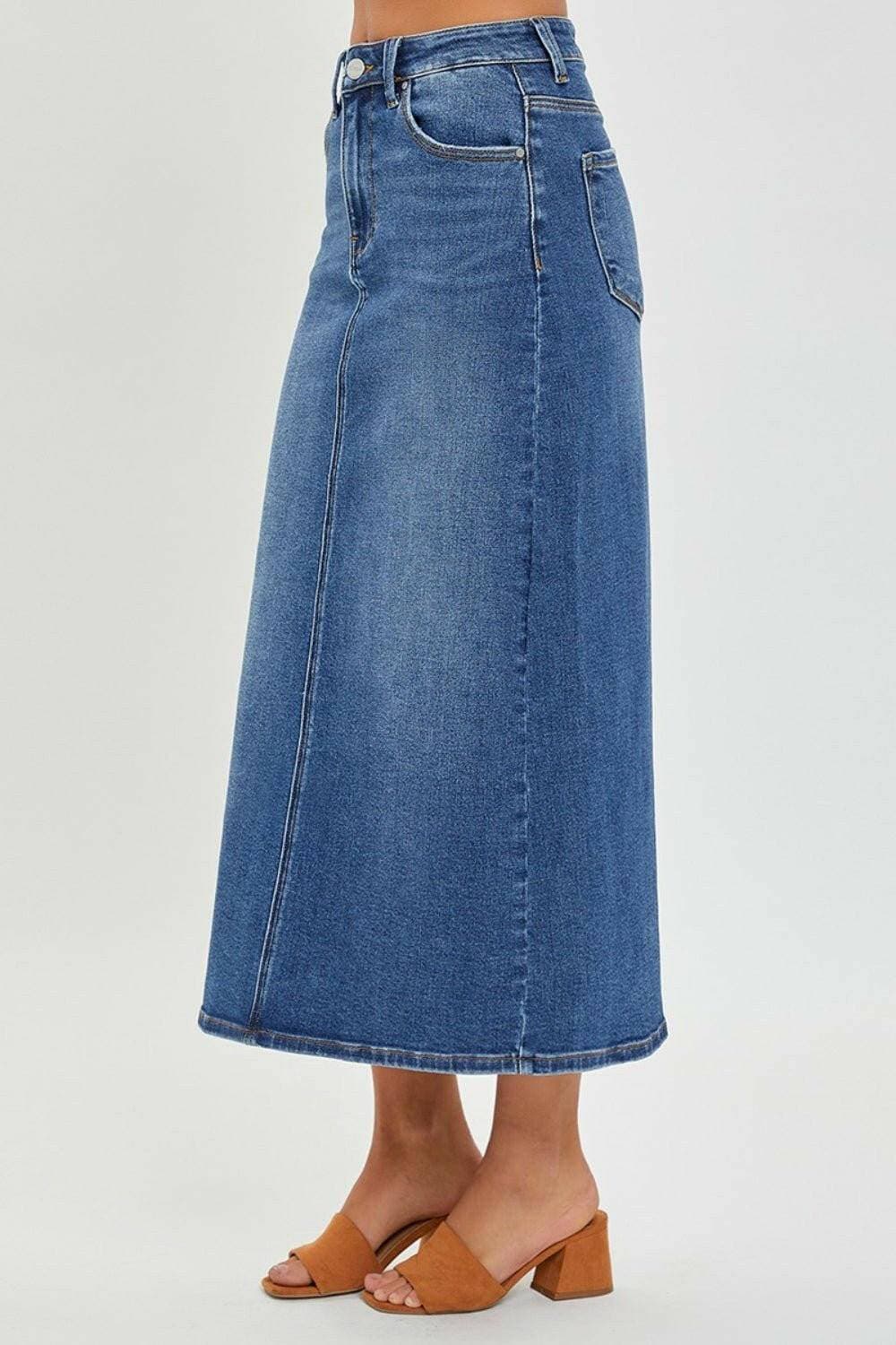 RISEN High Waist Denim Skirt with Chic Back SlitUpgrade Your Style with RISEN High Waist Denim Skirt

Discover the perfect blend of fashion-forward design and comfort with the RISEN High Waist Denim Skirt. This chLove Salve RISEN High Waist Denim Skirtjeans