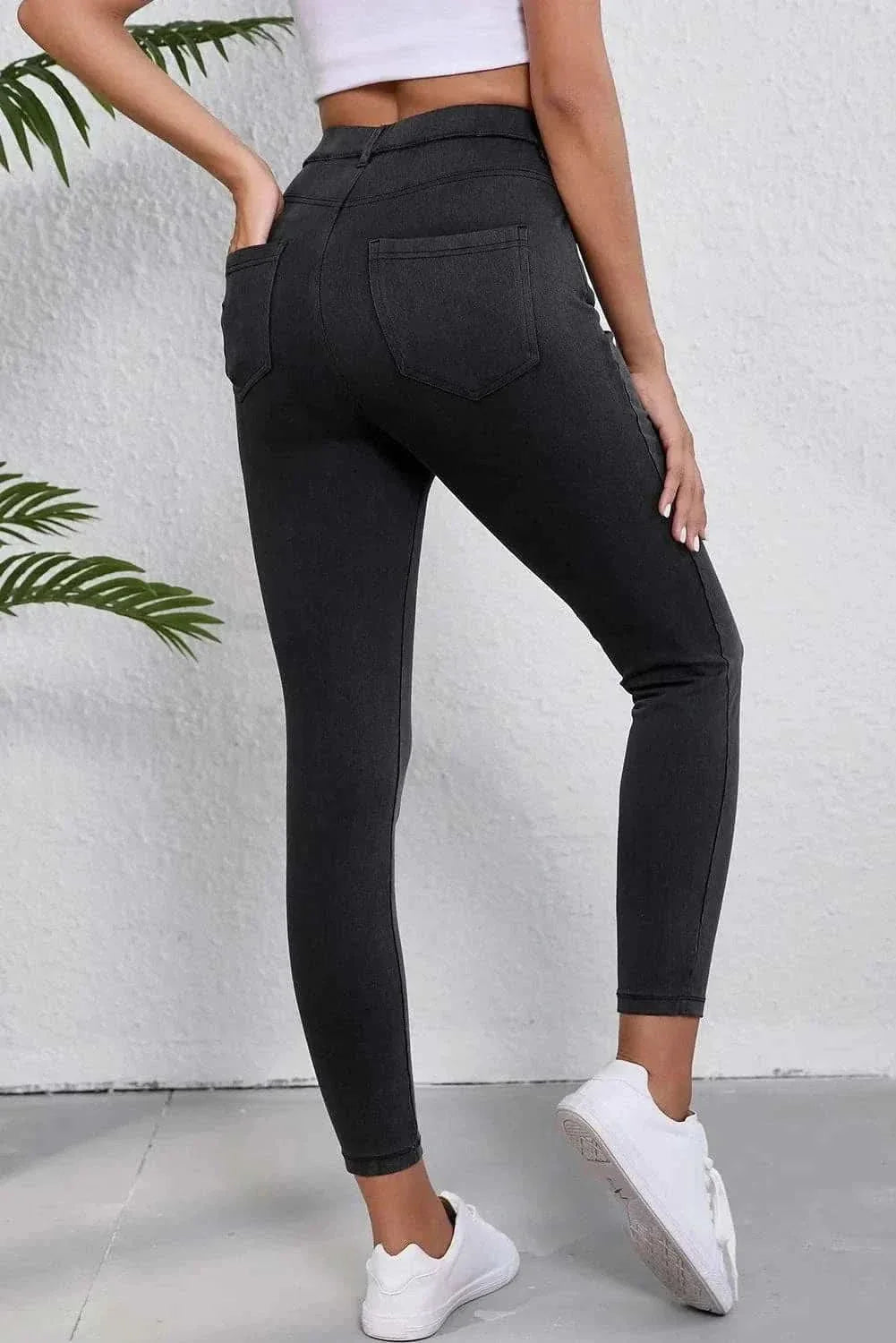 High-waist jeans with pockets - Love Salve 