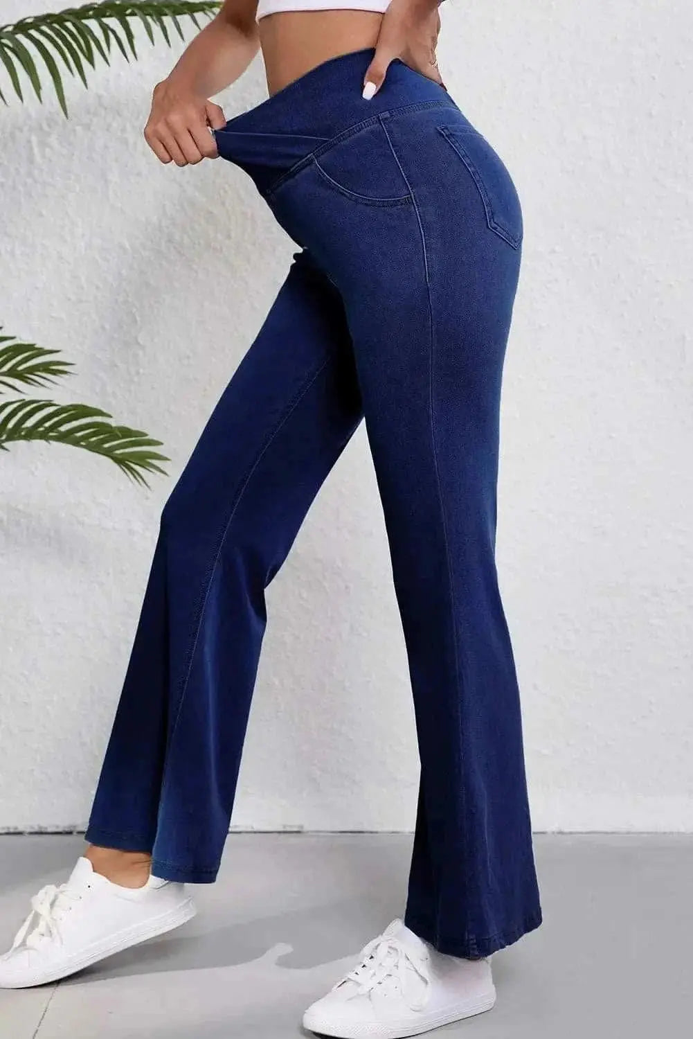 Asymmetric waist flare jeans - Love Salve 